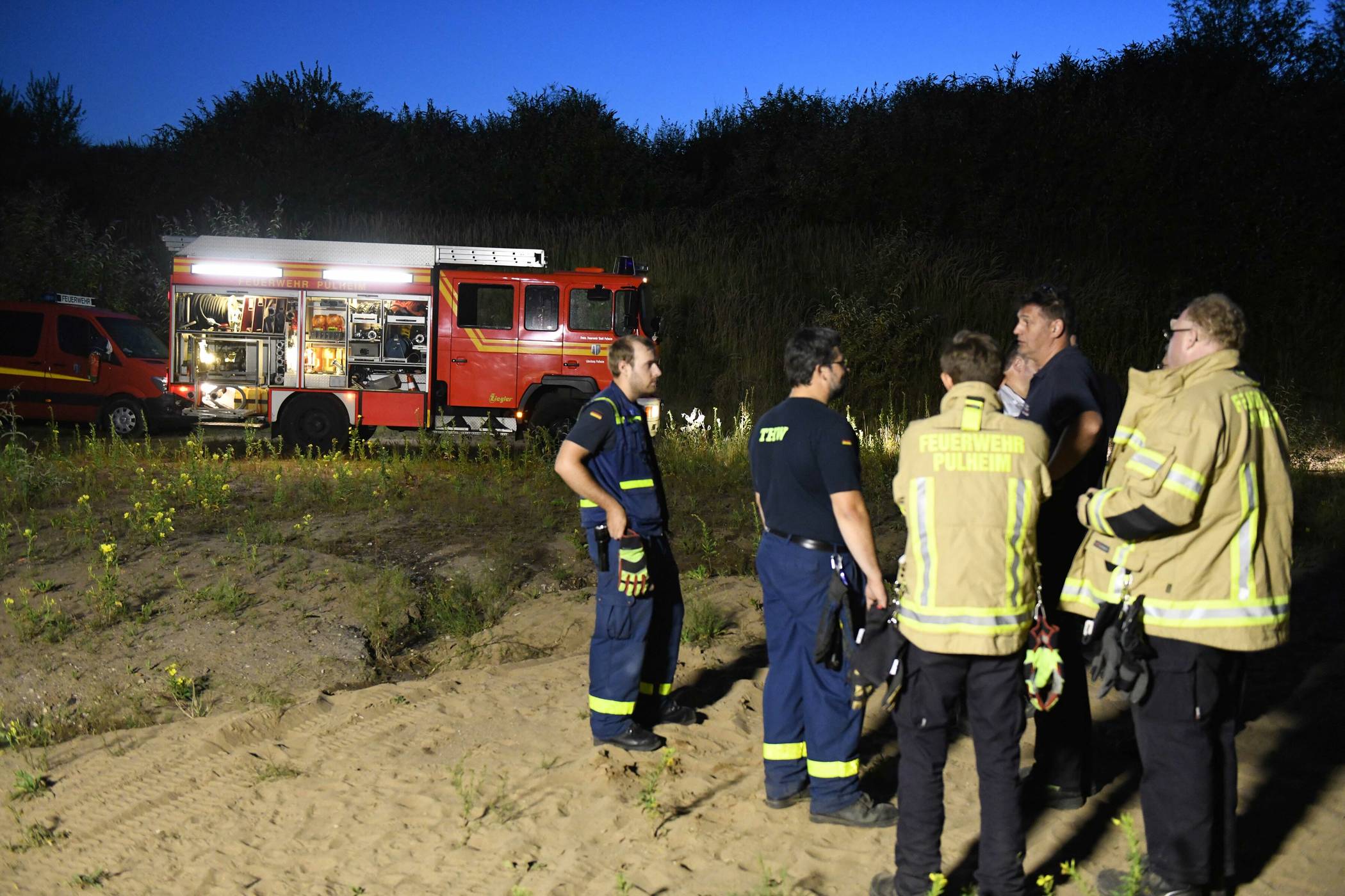 Feuerwehr und THW verhindern Fischsterben in der „Großen Laache“