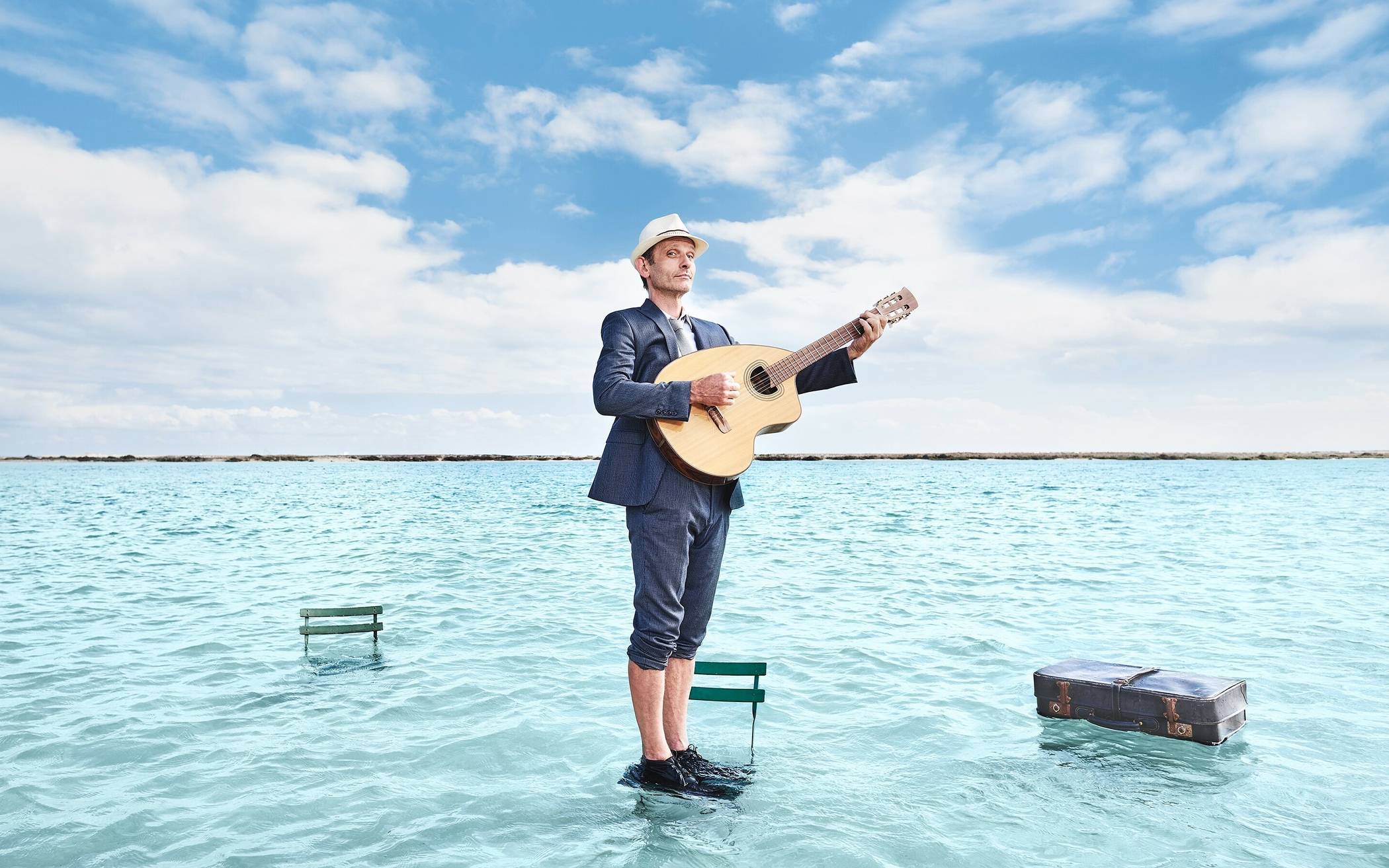  Beim „Variete-Spektakel 2022“ im „Café des Artistes“ ist&nbsp; Karl-Heinz Helmschrot dabei, der als geistreicher und komischer Entertainer für die heiteren Momente im neusten Programm des Ex-Grevenbroicher Stephan Masur sorgt. Wie Sie Karten gewinnen können, erfahren Sie im unten stehenden Artikel. 