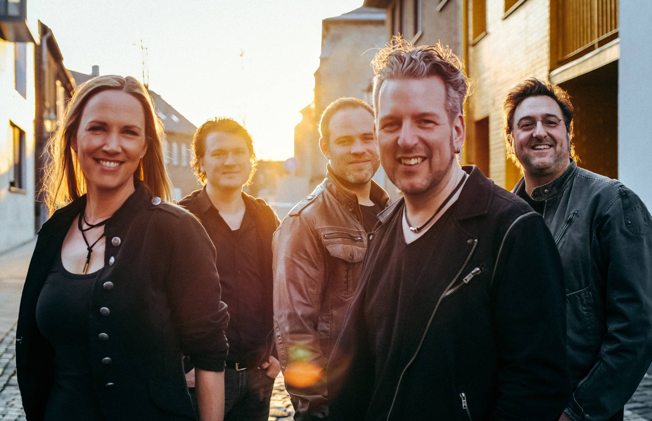  Die Band Booster blickt schon auf eine lange Erfolgsgeschichte zurück. Die Musiker wissen ganz genau, wie sie das Publikum begeistern können und schaffen das auch jedes Mal aufs Neue. 