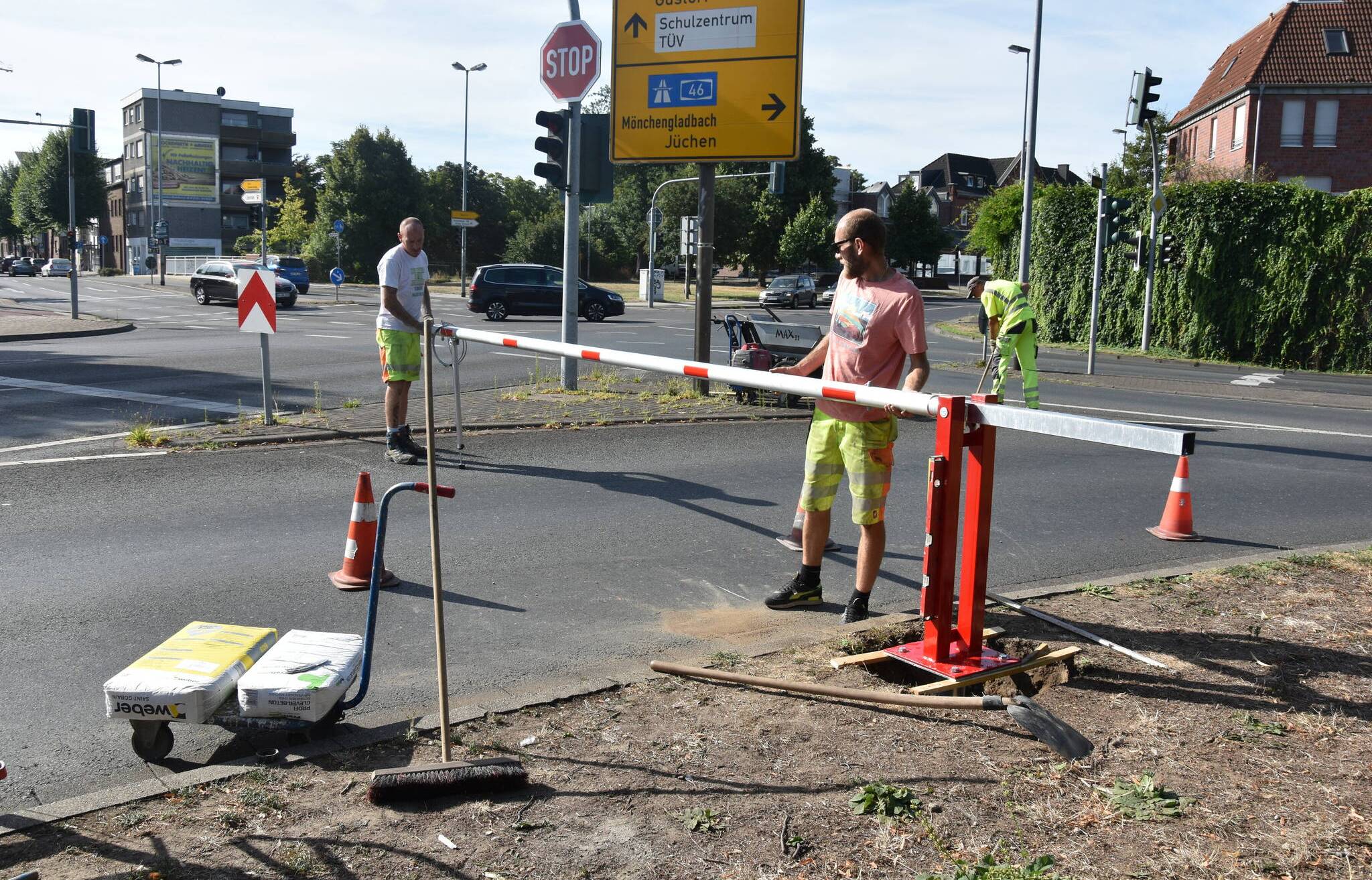 Vor dem Elsbachtunnel: Die Schrankenanlage wird