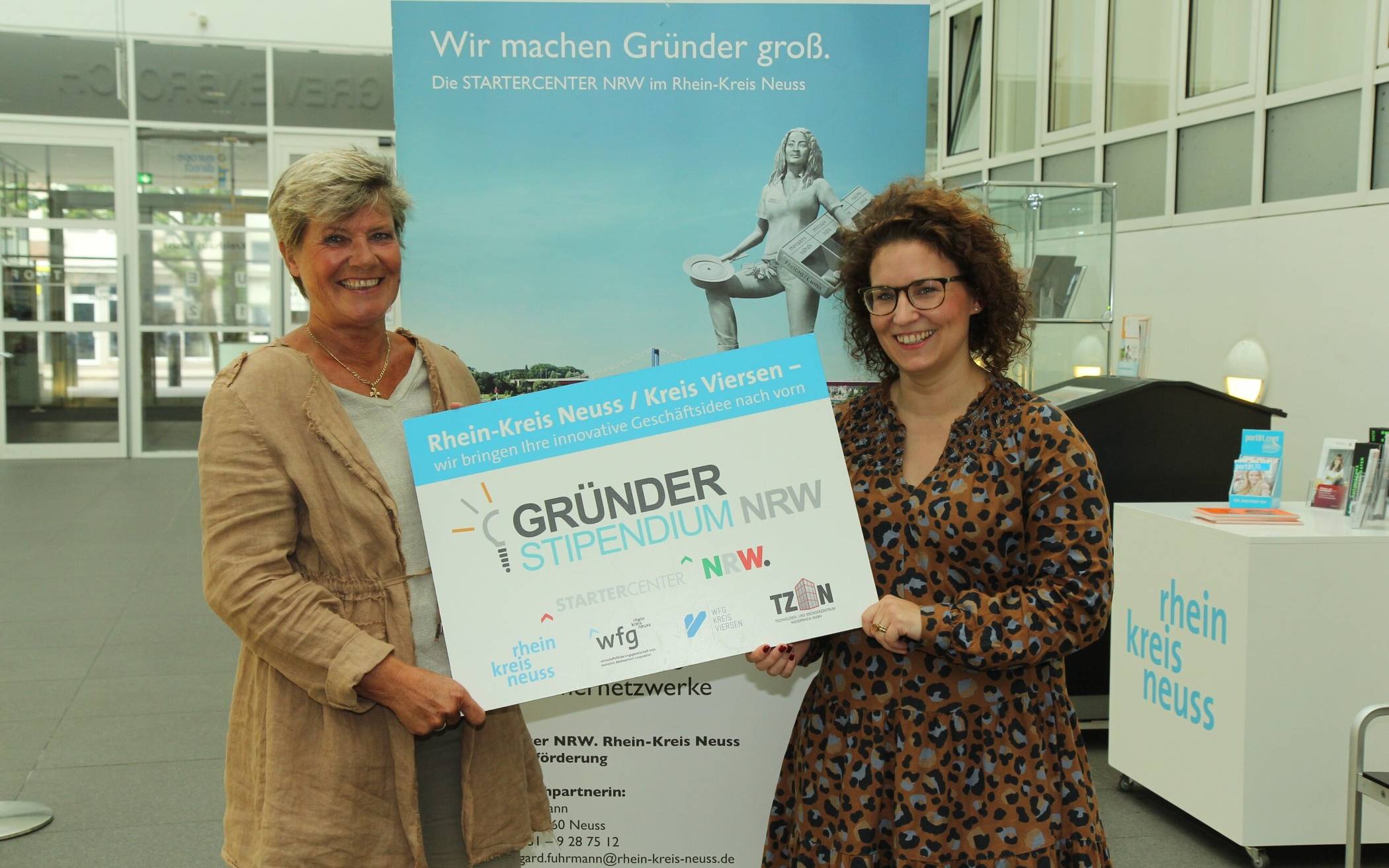  Gründerstipendium NRW an FemPowerMentoring vergeben (von links): Hildegard Fuhrmann und Sarah Sorhagen. 
   