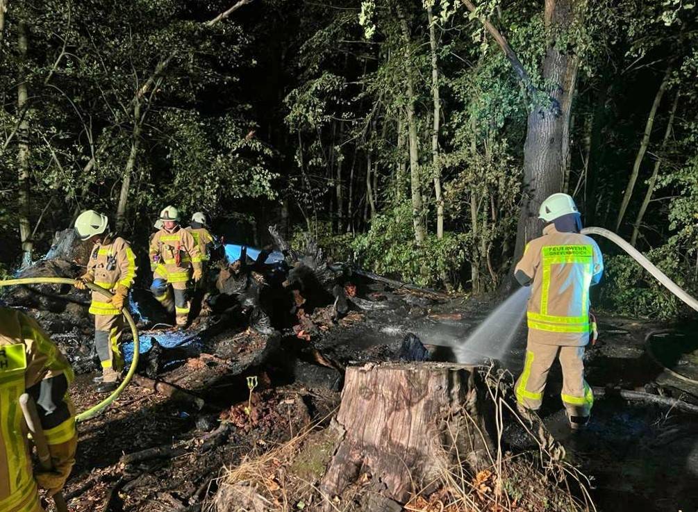 Schon wieder ein Einsatz im Wald...&#x21e5;Fotos: