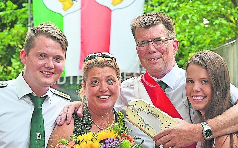  Die königliche Familie: Stefan und Ursel Fücker mit den beiden Kindern Sven und Julia. 