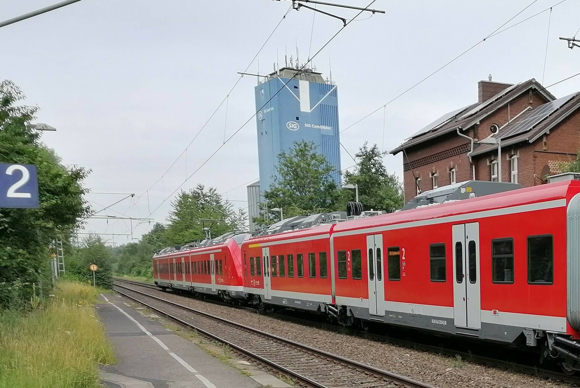 Am Montag standen die Fahrgäste am Bahnhof und wunderten sich, dass die Bahn nicht kam. Über den Ausfall bis zum 17. September wurden sie nicht ausreichend informiert.  