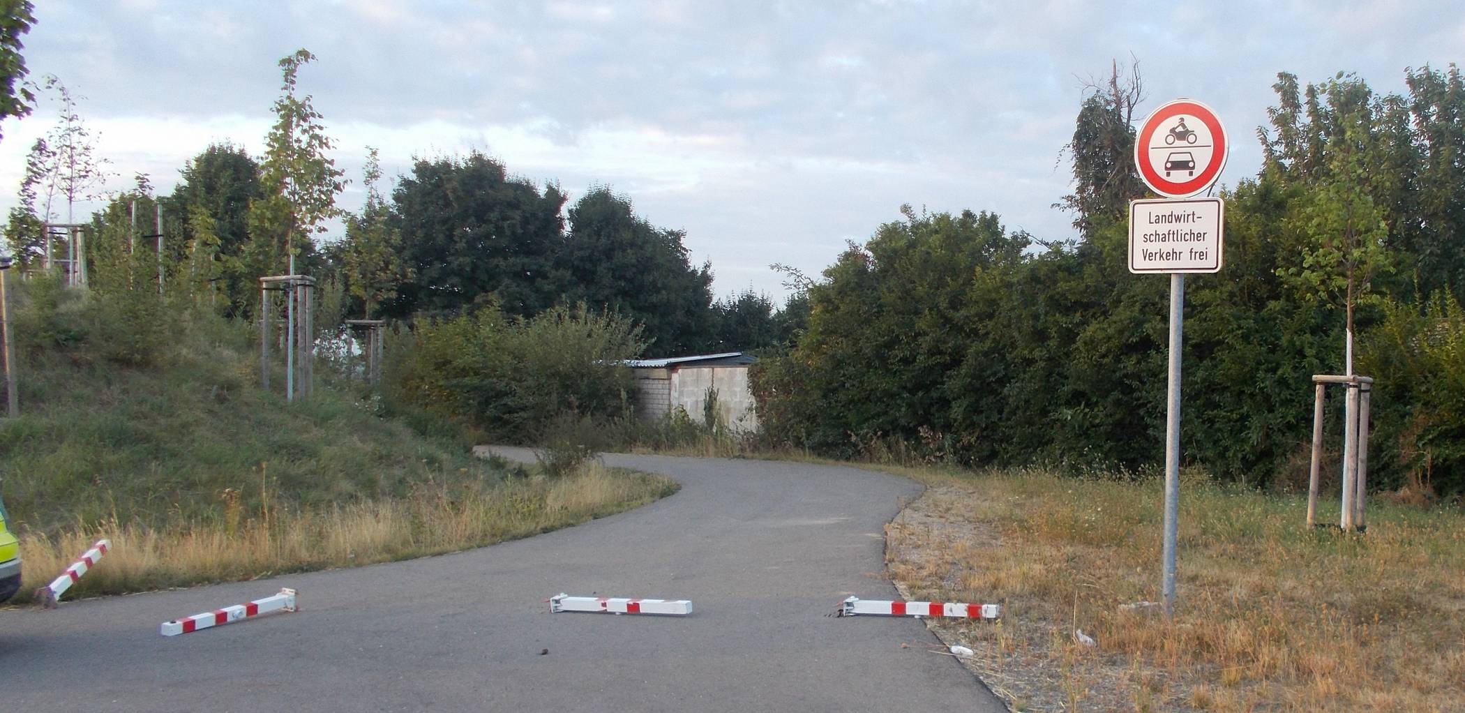 Augenzeugen gesucht: Vier Pfosten herausgerissen​