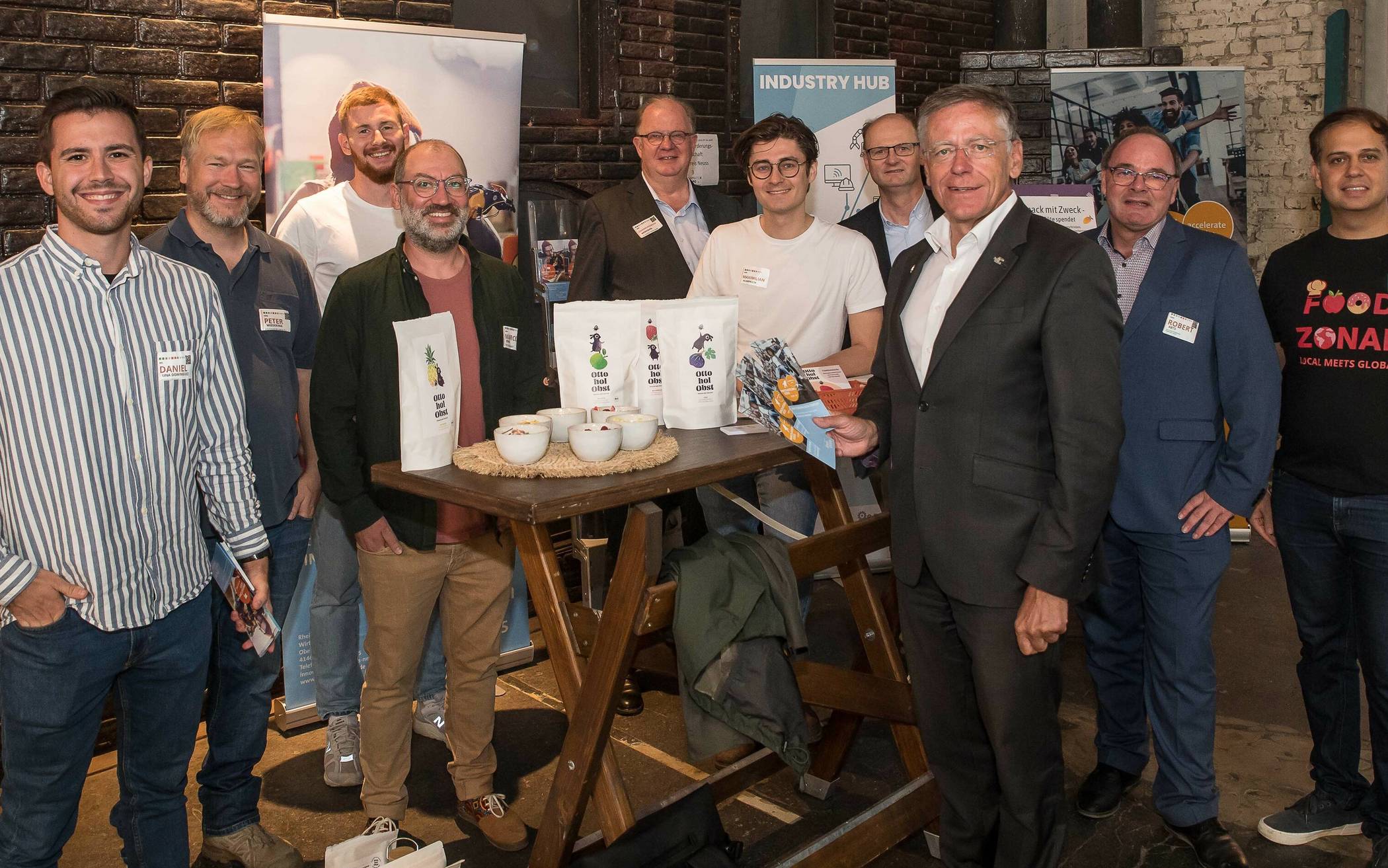  Nahmen Innovationen der Lebensmittelbranche bei der „Ideenfutter Expo“ in Neuss in den Blick: Landrat Hans-Jürgen Petrauschke (Dritter von links) und die Ausrichter. 