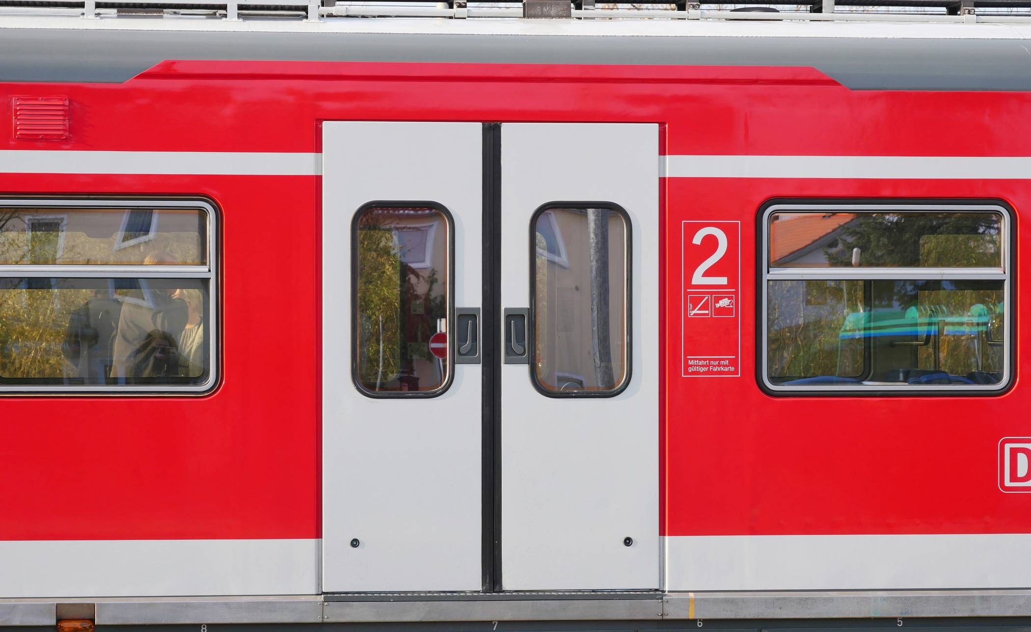  Der Kreistag macht sich für die im Strukturstärkungsgesetz enthaltenen Schienenprojekte „S-Bahn Rheinisches Revier“ und „Drittes Gleis Aachen-Köln“ stark. 