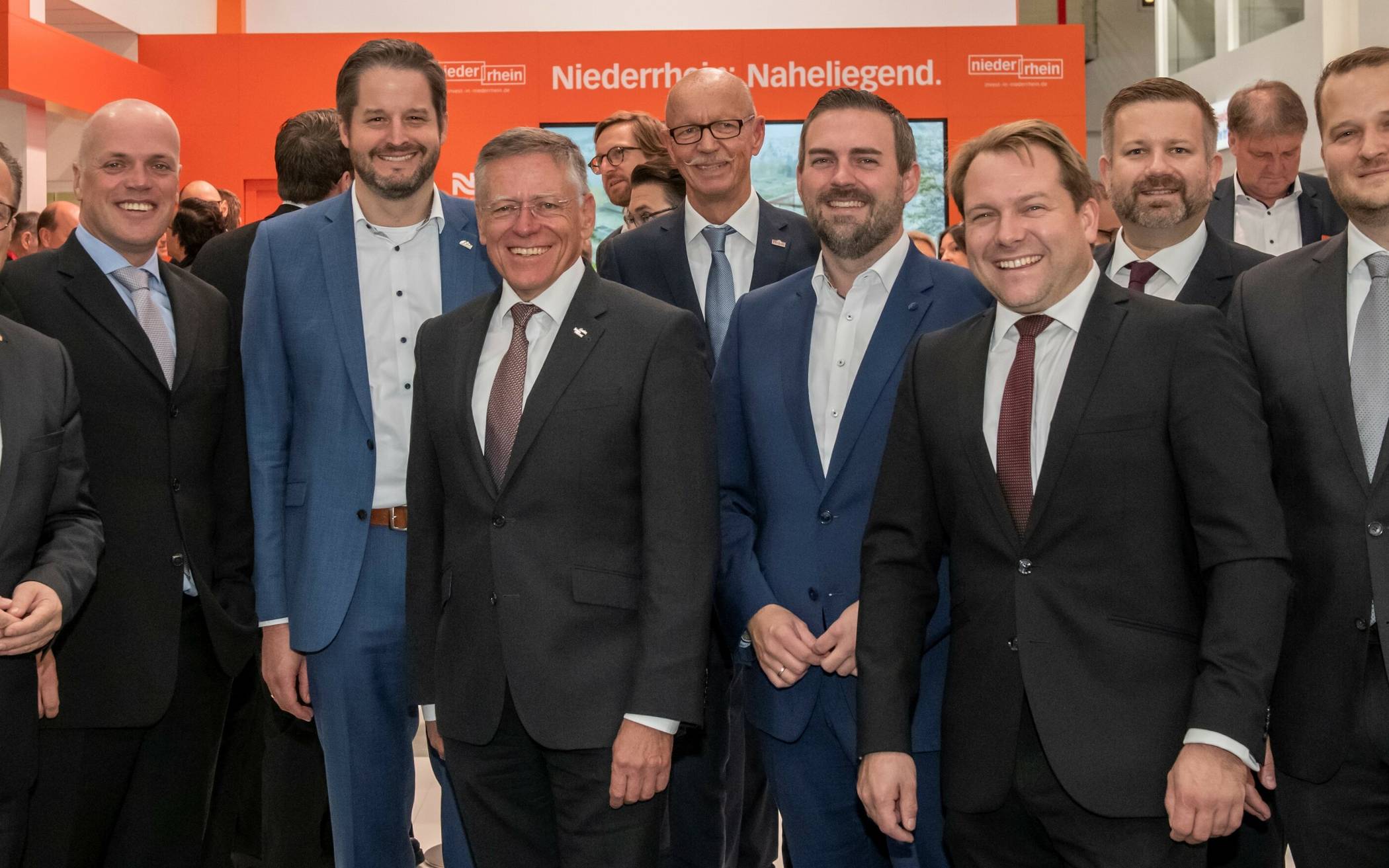  Der Rhein-Kreis bei der „Expo Real“ (von links): Reiner Breuer, Klaus Krützen, Christian Bommers, Landrat Hans-Jürgen Petrauschke, Harald Zillikens, Erik Lierenfeld, Dr. Martin Mertens, Michael Lange und Patrick Gorzelanczyk. 