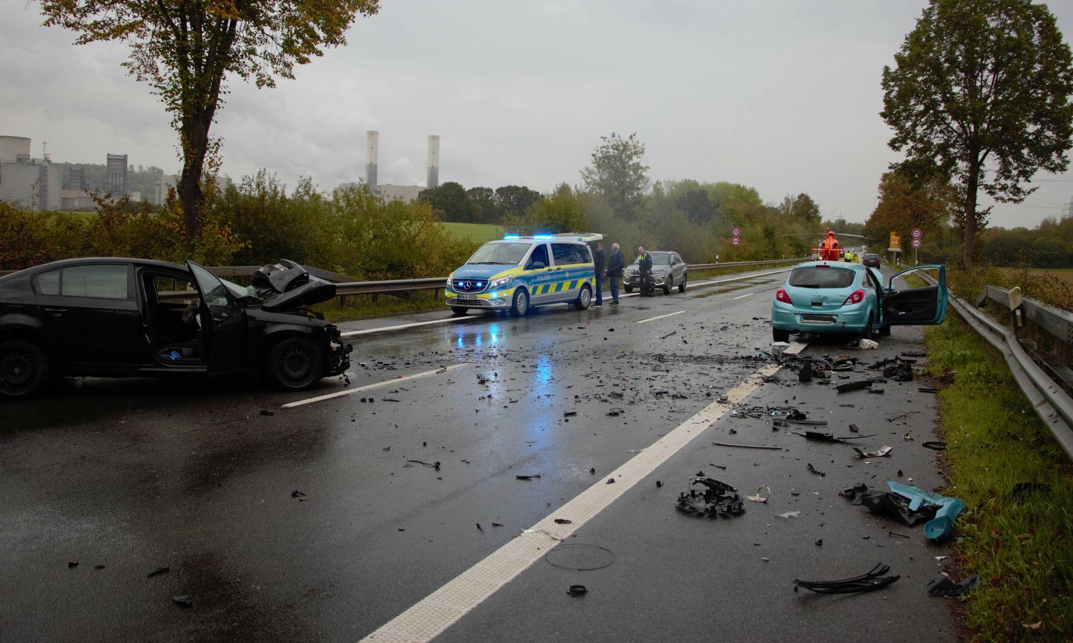 Drei Verletzte nach Unfall auf L116 – Rettungshubschrauber