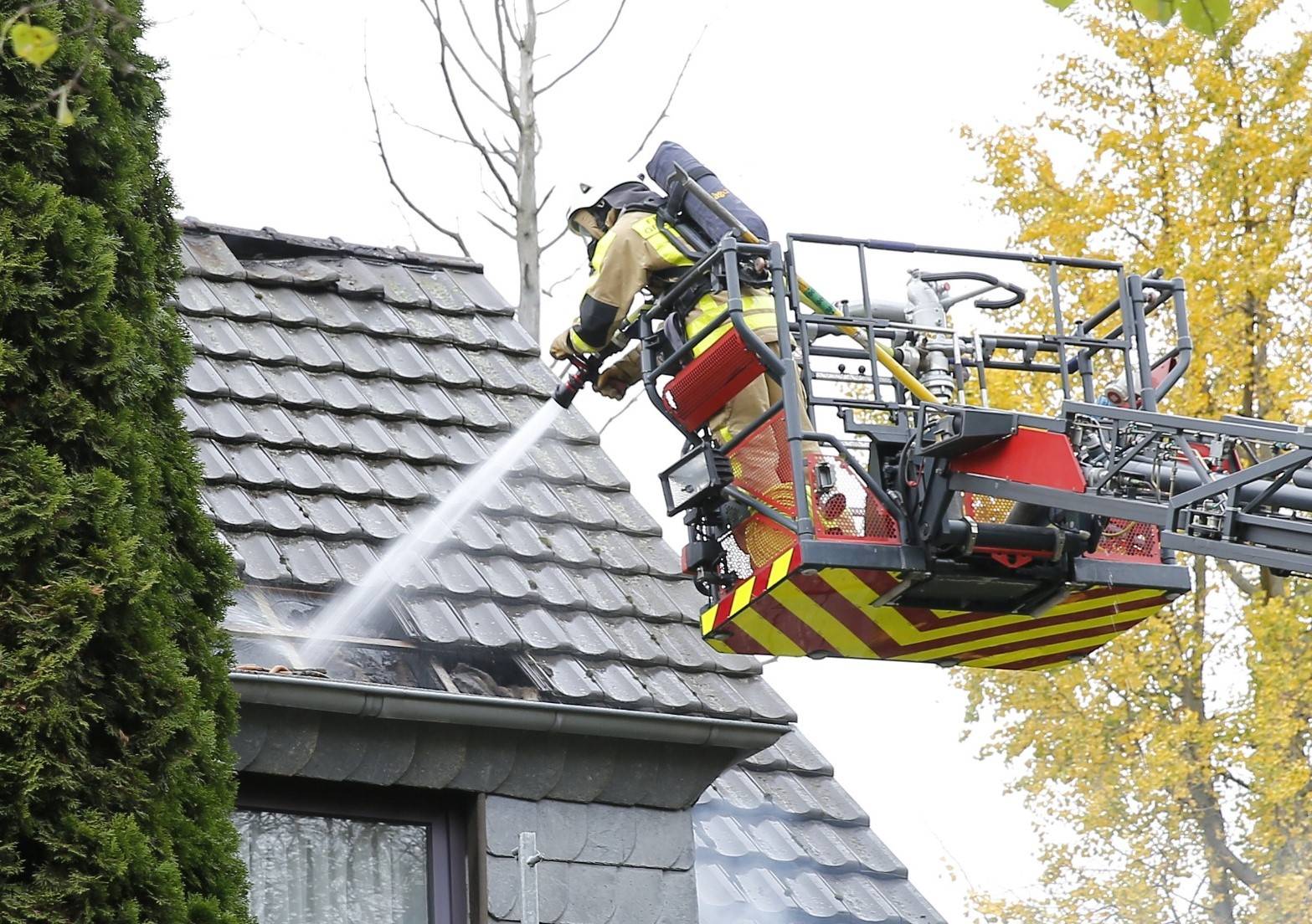 Dachstuhlbrand im Grevenbroicher Stadtpark​