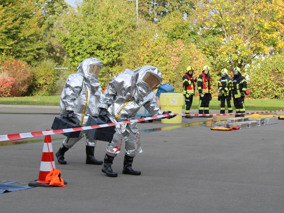 Erfolgreiche Großübung der Feuerwehr Jüchen
