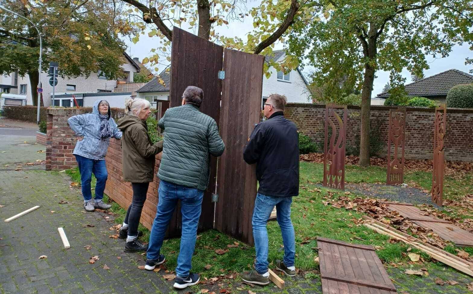 Viele fleißige Helfer beteiligten sich in