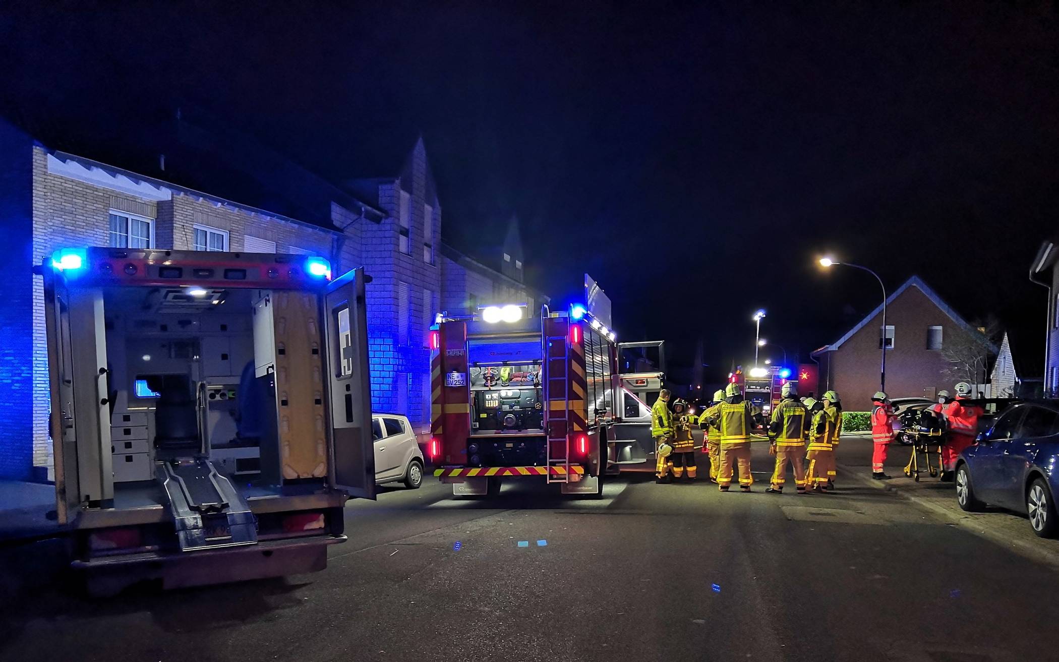 Unvernünftige gefährden Einsatzkräfte mit Feuerwerk