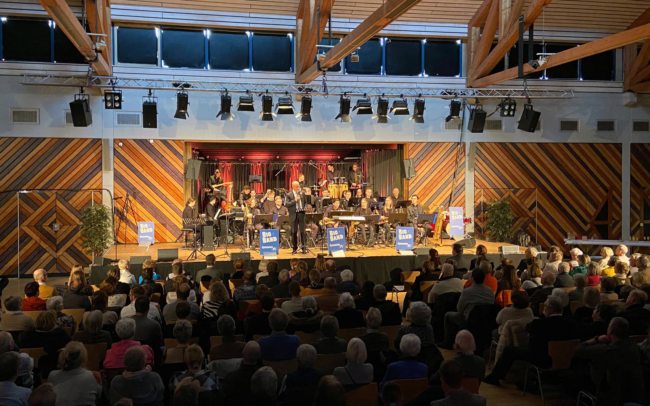 Volles Haus beim Neujahrskonzert Jüchen.