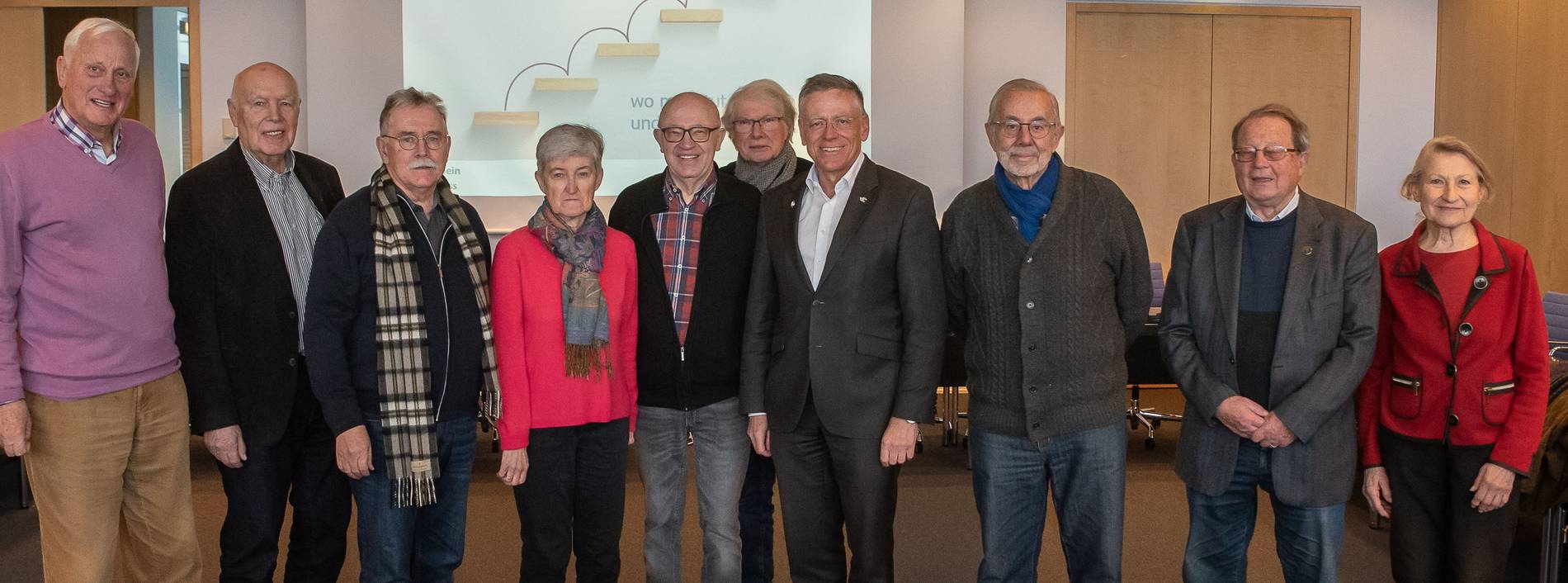 Ehemalige zu Besuch beim Landrat