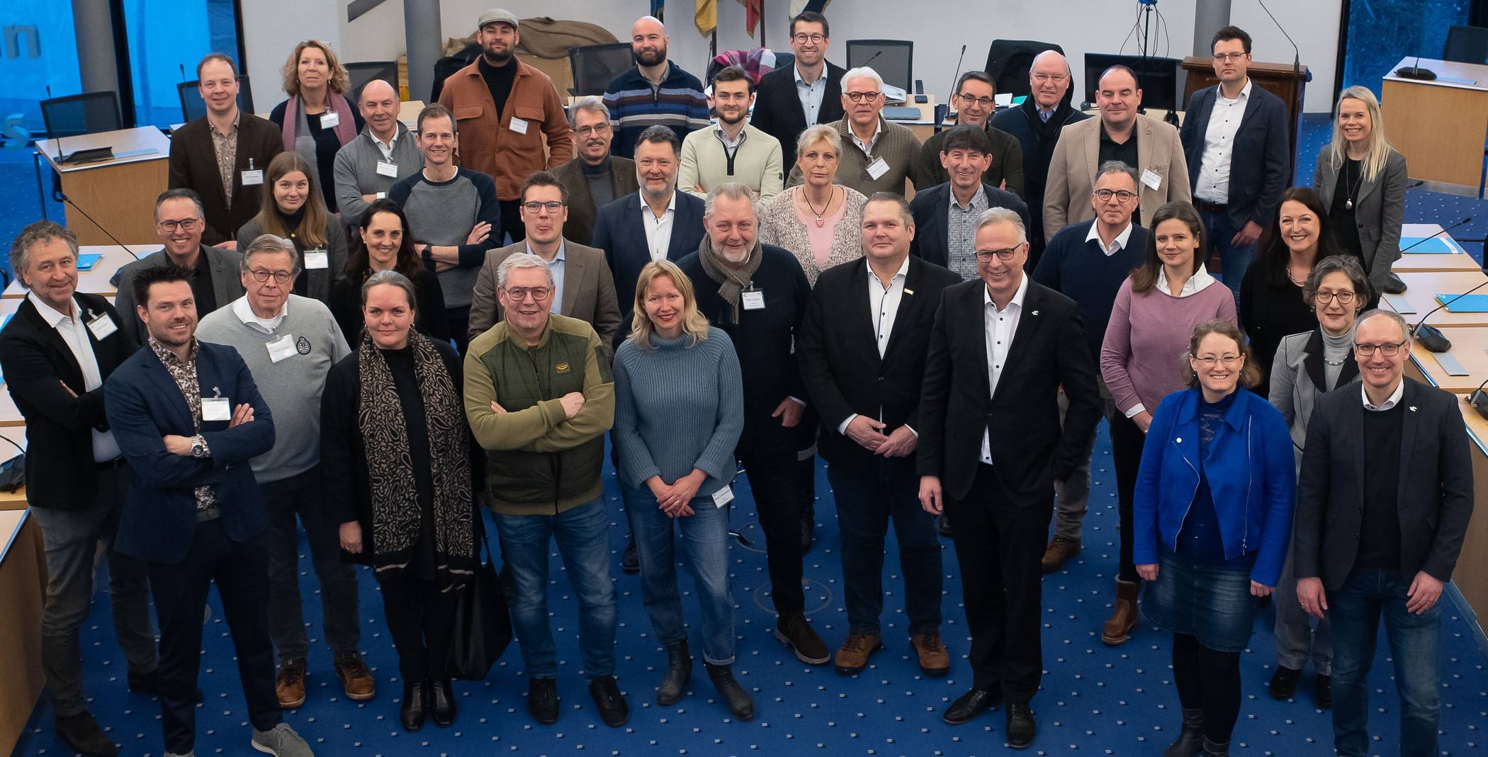 Kreisdirektor Dirk Brügge begrüßte die Gäste aus der Euregio Rhein-Maas-Nord im Kreissitzungssaal in Grevenbroich und informierte sie über den Fortschritt des Strukturwandels.