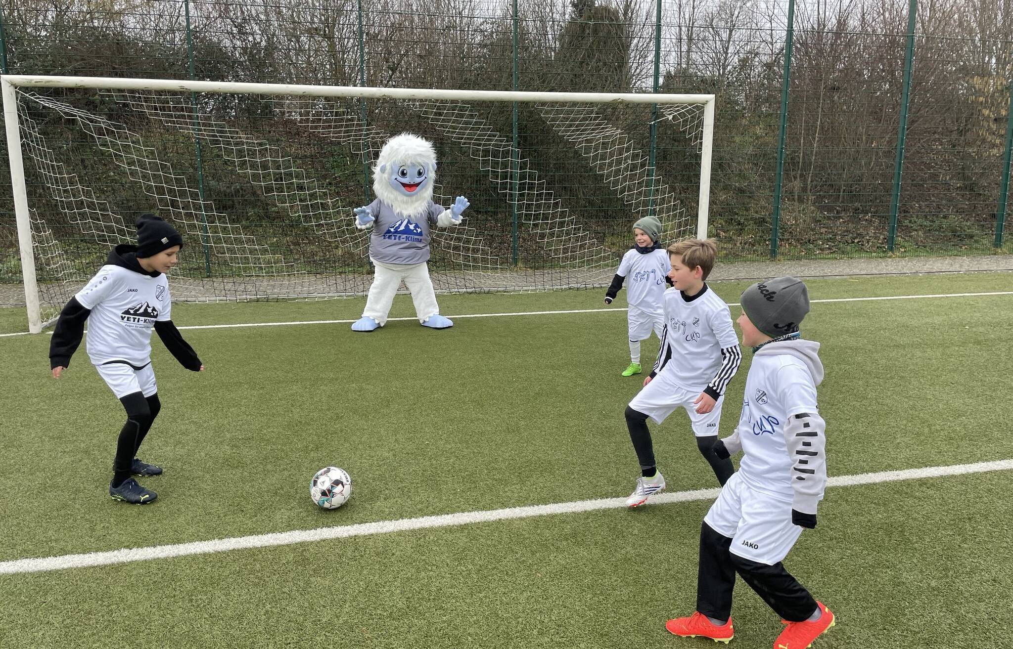 Besonderes Turnier für Nachwuchs-Kicker beim VfB Hochneukirch