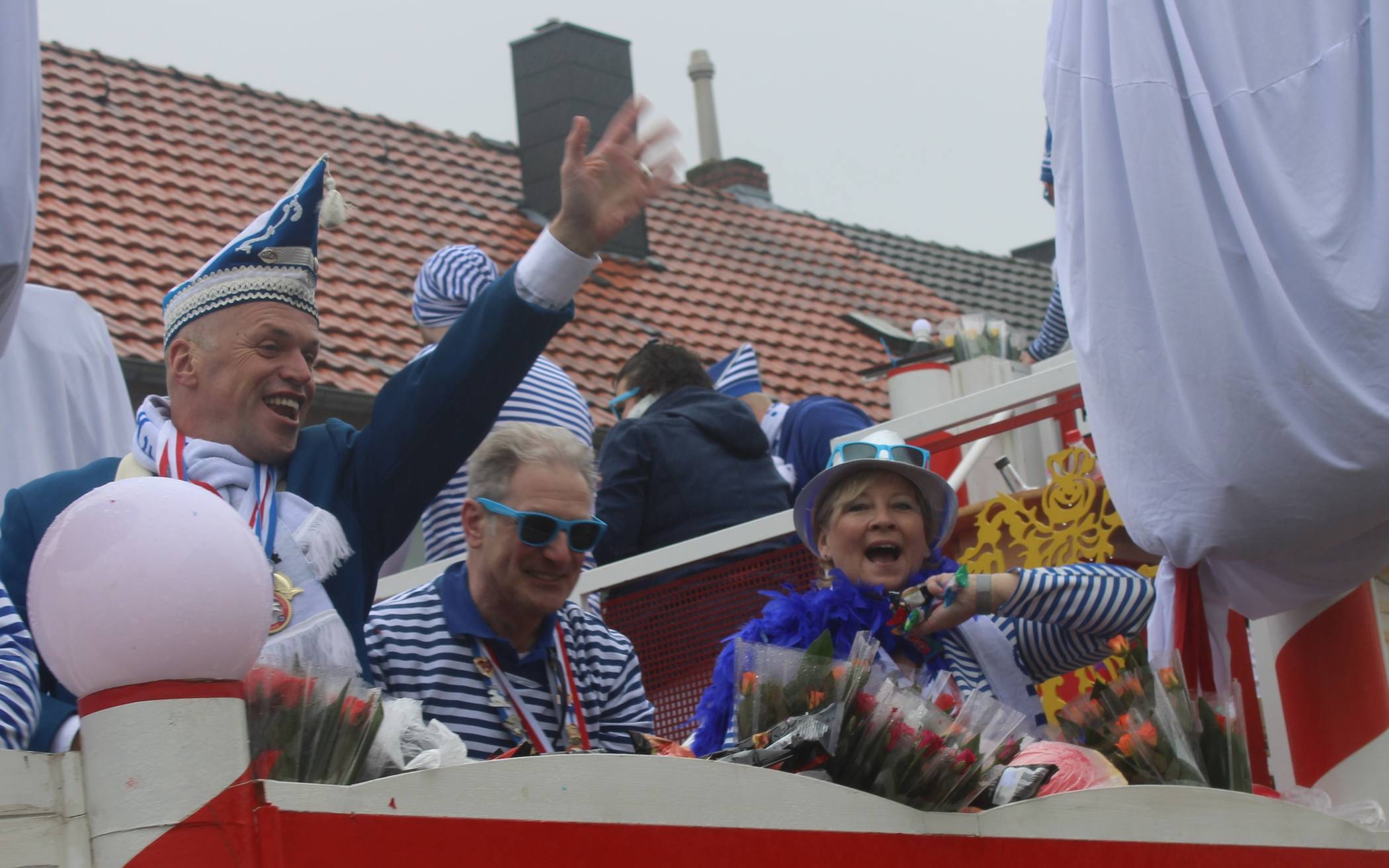 Bürgermeister Klaus Krützen, wie immer, im vollen Einsatz. Und auch...