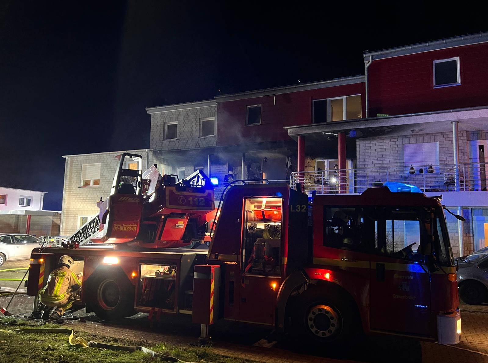 Ein Toter und zwei Verletzte nach Wohnungsbrand in Allrath