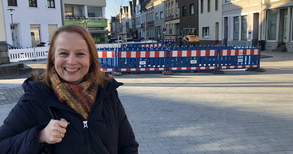 Kardiologe Zeitz Platz Der Deutschen Einheit Wieder aufgerissen. „Platz der deutschen Einheit“