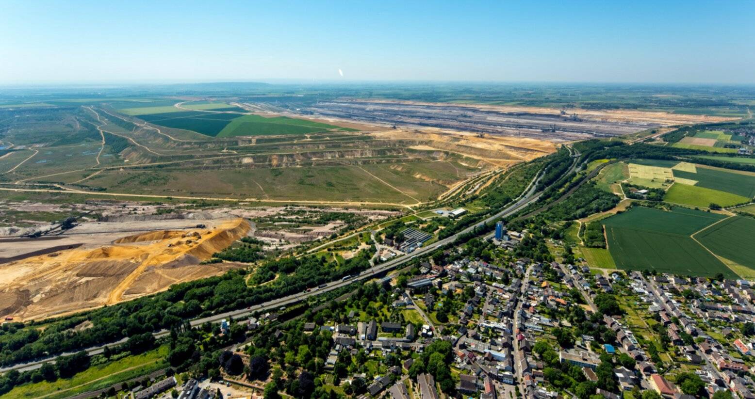 Der Tagebau Garzweiler von oben. &#x21e5;Foto: