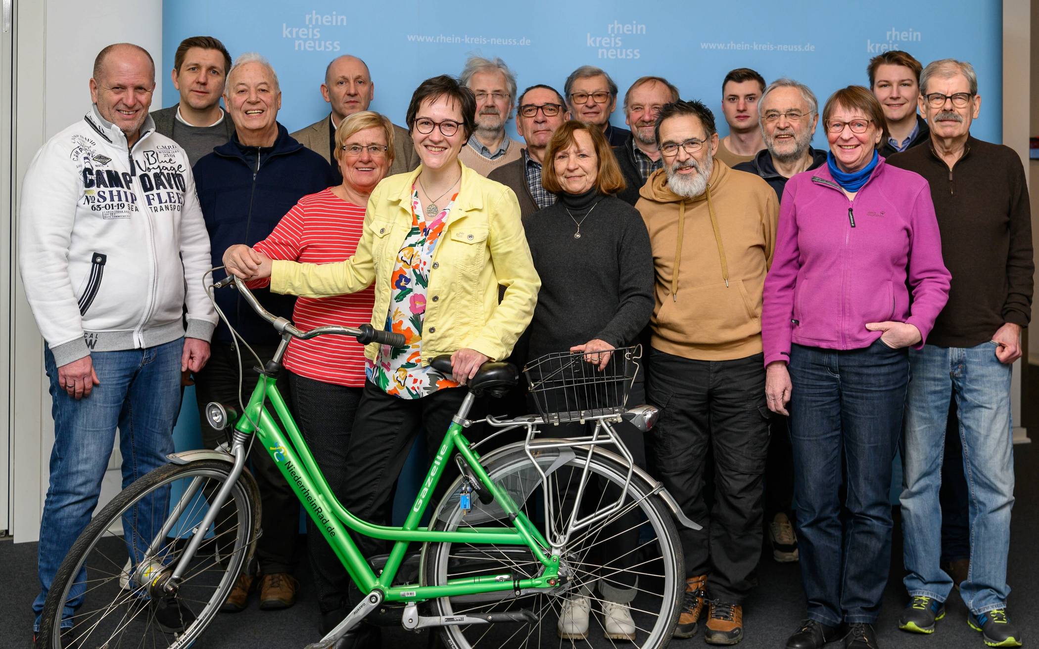  "Niederrheinischer Radwandertag" im Blick: Die Planer und Koordinatoren von Kreis, Kommunen, ADFC und "Radfreunden Jüchen" bei ihrem Treffen im Kreishaus. 