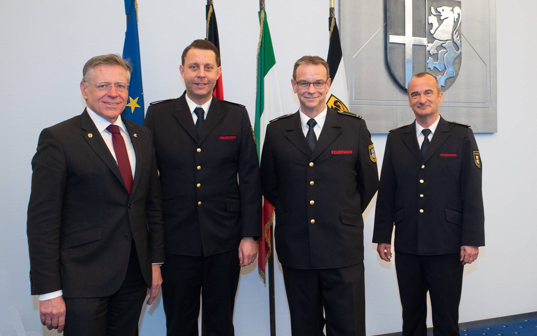  Von links: Landrat Hans-Jürgen Petrauschke hat die Ernennungsurkunden an Heinz-Dieter Abels, Michael Wolff und Stefan Meuter überreicht.   