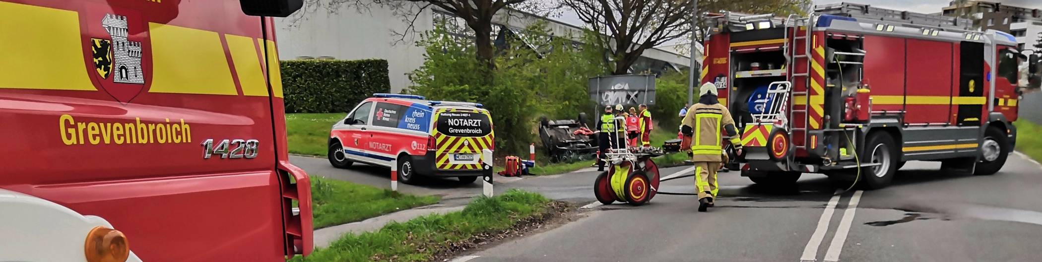 Zwei Verkehrsunfälle in zwei Stunden  PKW überschlagen