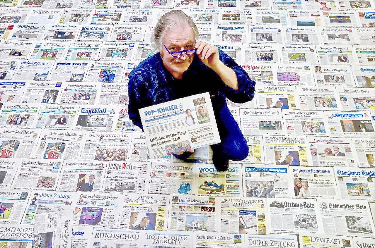  Der Schweizer zeitungssammler Werner Steiner.  
