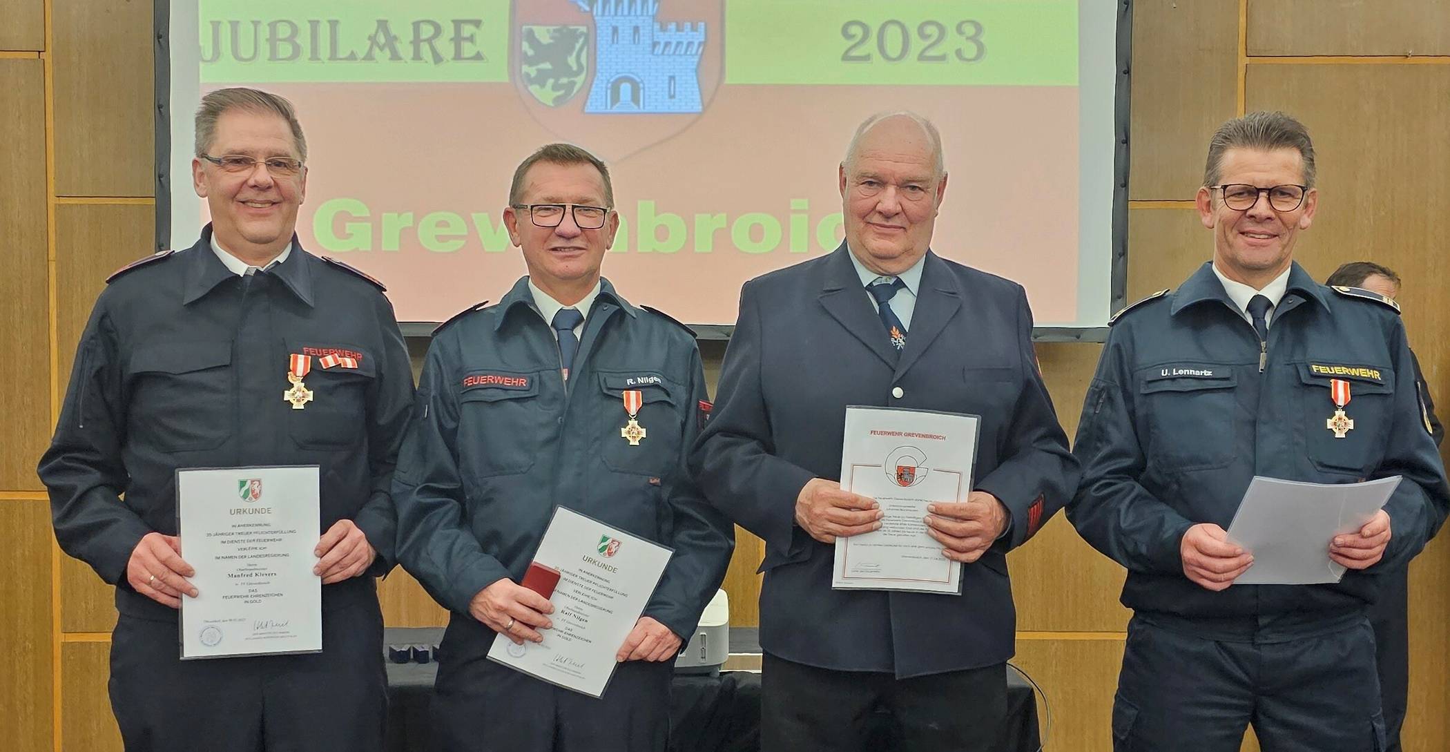 Urkunden für 35 Jahre Dienstjahre. 