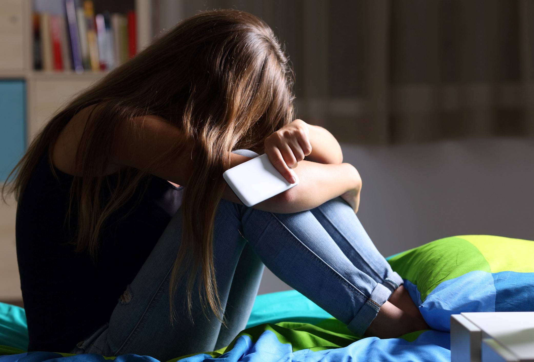 Das Thema „Cybermobbing – wenn Gewalt digital wird“ steht im Mittelpunkt der Elternschule des Schulpsychologischen Dienstes des Rhein-Kreises am 10. Mai.