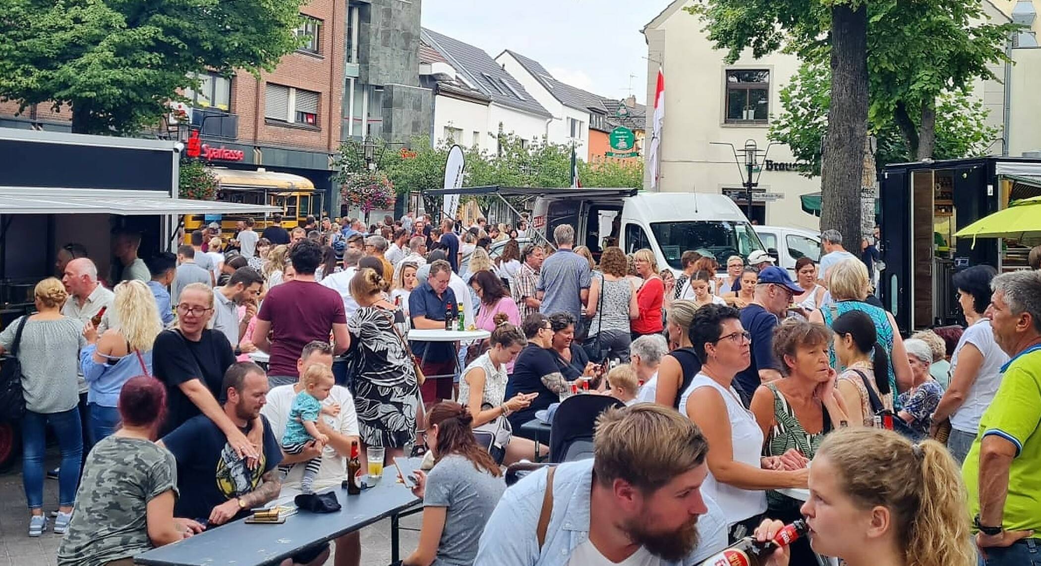 Marc Pesch und Dustin Thissen kennen sich mit der Organisation von Feierabendmärkten bestens aus, was ihre Erfolgsbilanz aus der Region nachhaltig unter Beweis stellt.