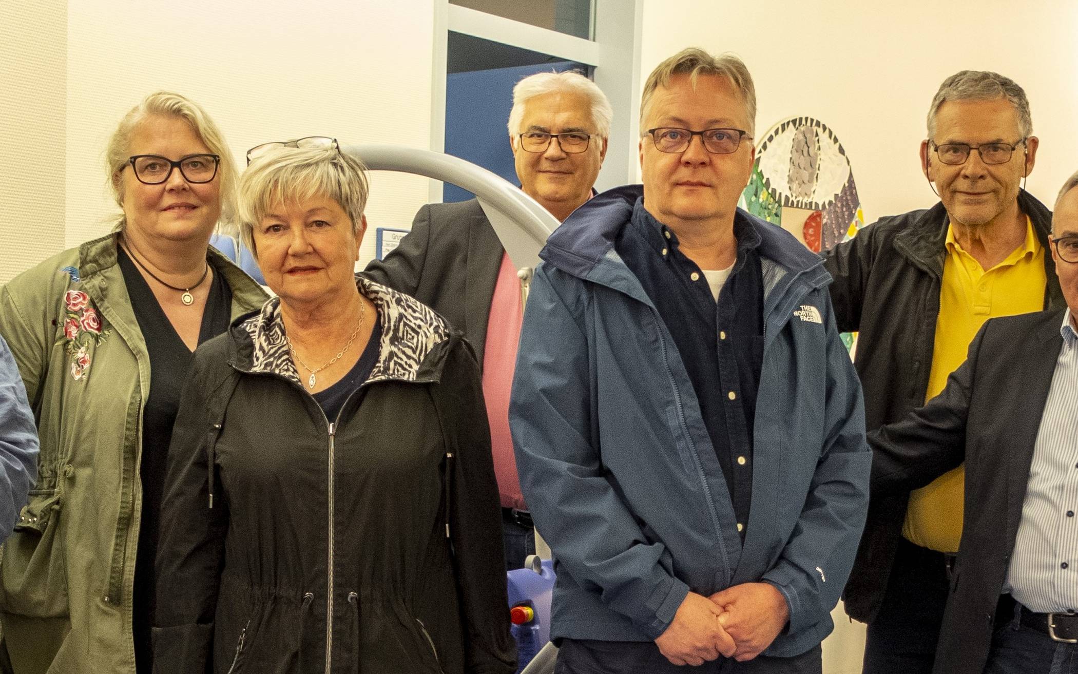 Sabine Kühl, Gaby Schillings, Rifeta Musagic, Wilfried Moll, Gunter Schillings, Albert Richter, Udo Bartsch und Benjamin Ulkan (von links nach rechts).