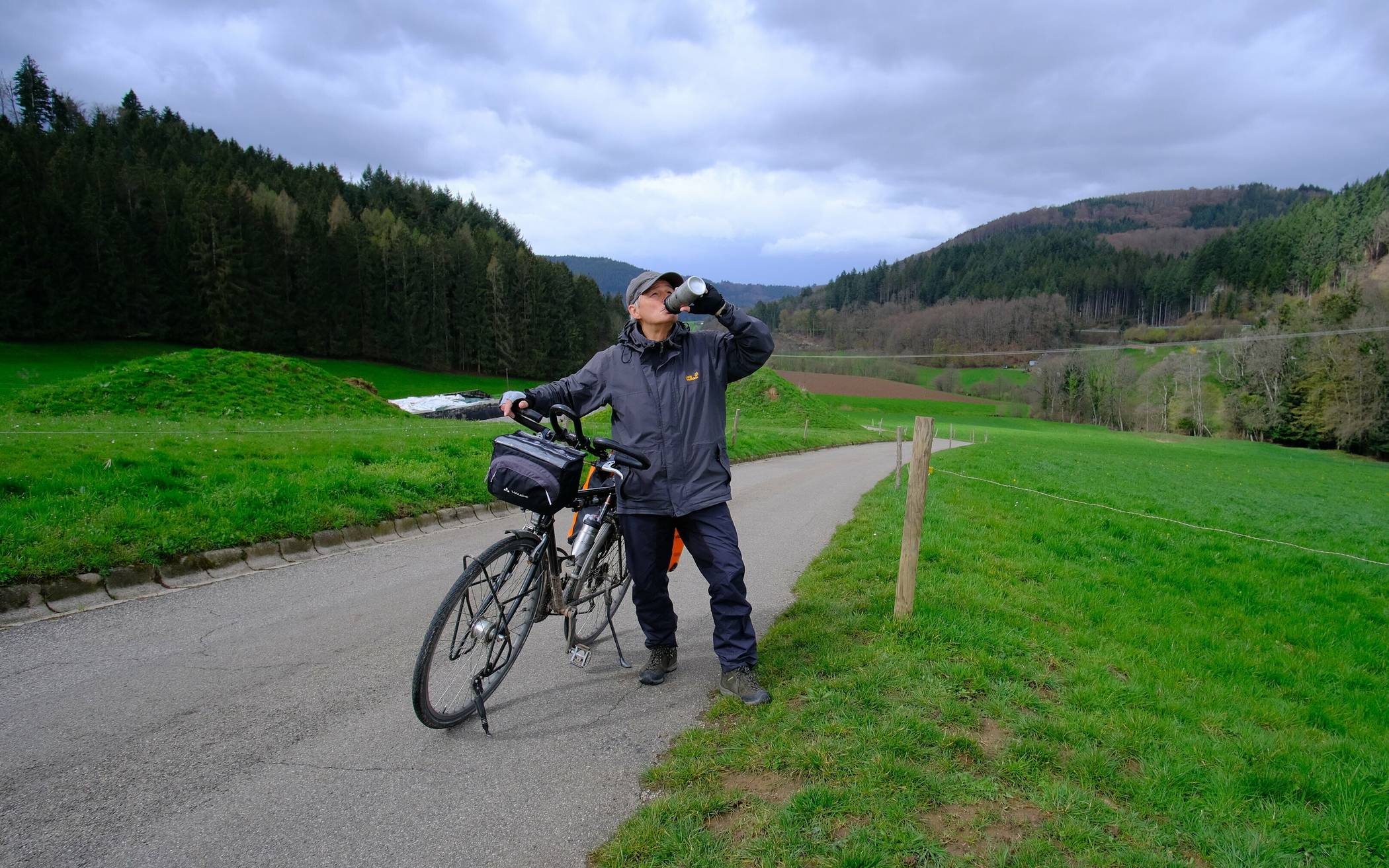 „Über den Berg“ von Schwanau im Schwarzwald ins Tal der Kinzig: Sehr viel bergauf. Klaus Lüttgen musste zeitweise schieben.