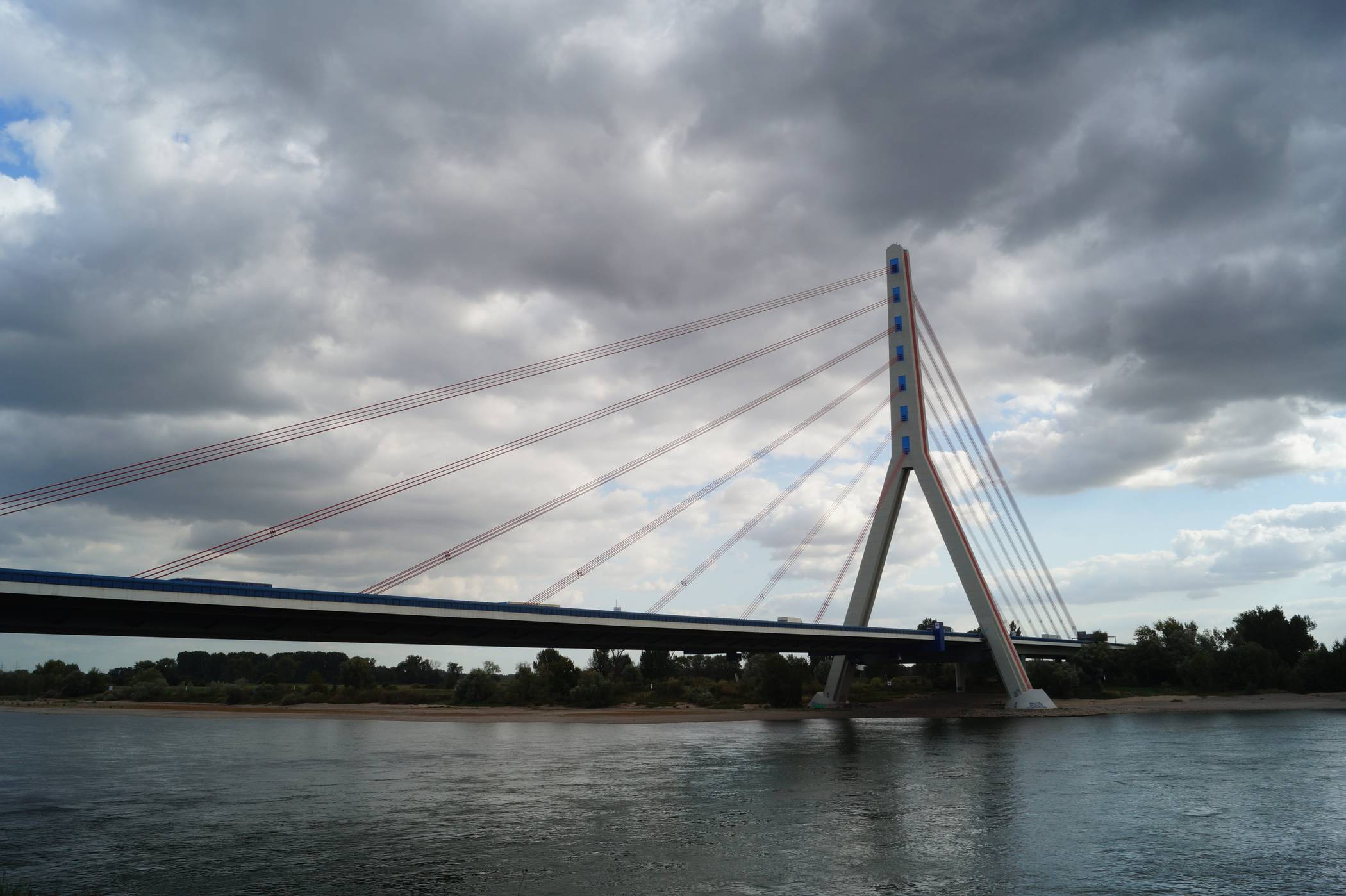 Weil die Fleher Brücke nicht mehr saniert werden kann, laufen seit dem Jahr 2020 die Planungen für einen Ersatzbau.
