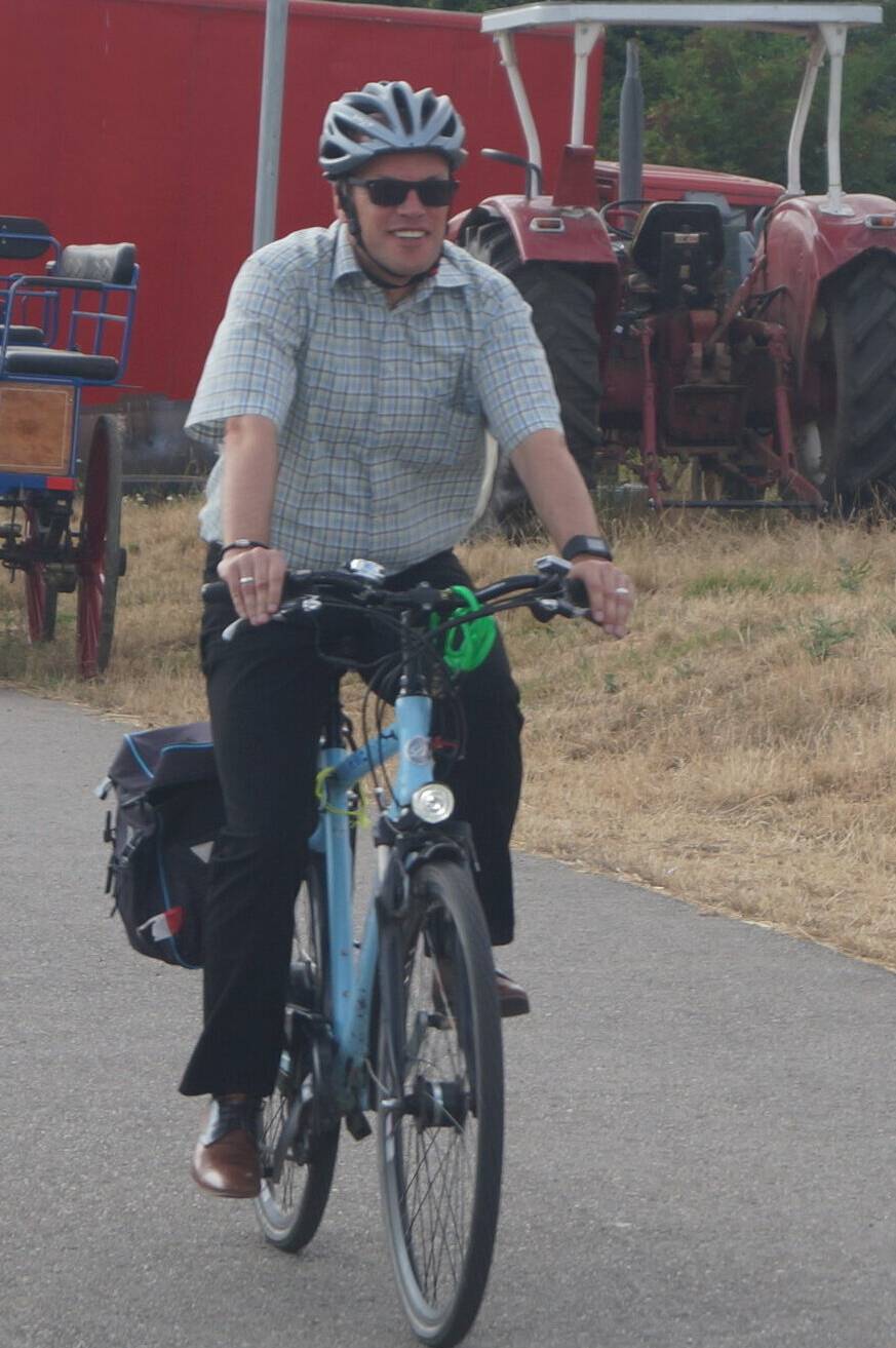 Sportlich vielfältig aktiv: Bürgermeister Klaus Krützen. Er wird in diesem Jahr ganz sportlich im Lauf über zehn Kilometer an den Start gehen. (Foto: -gpm.)