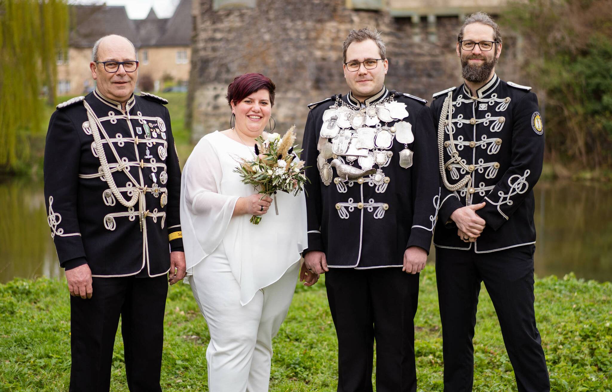 Die erste Parade mit weiblichen Schützen