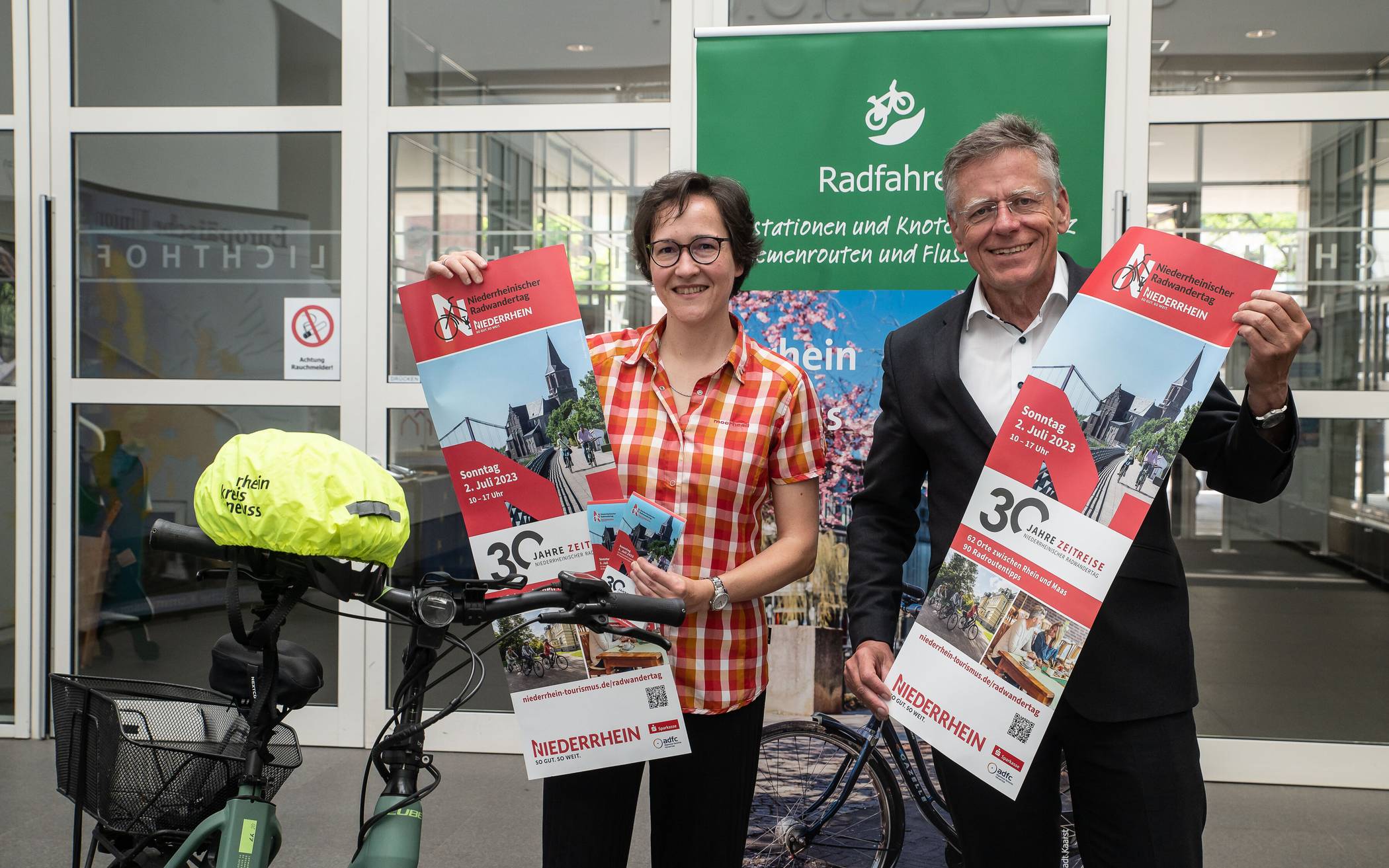 Landrat Hans-Jürgen Petrauschke und Tourismusförderin Steffi