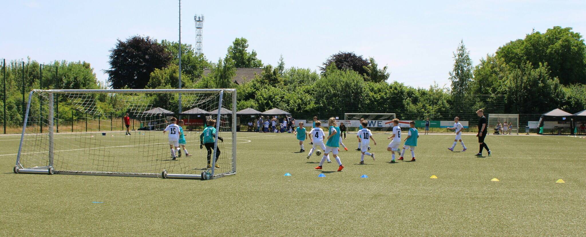  In kleinen Teams wurde gekickt - wie hier bei den Vereinsturnieren. 