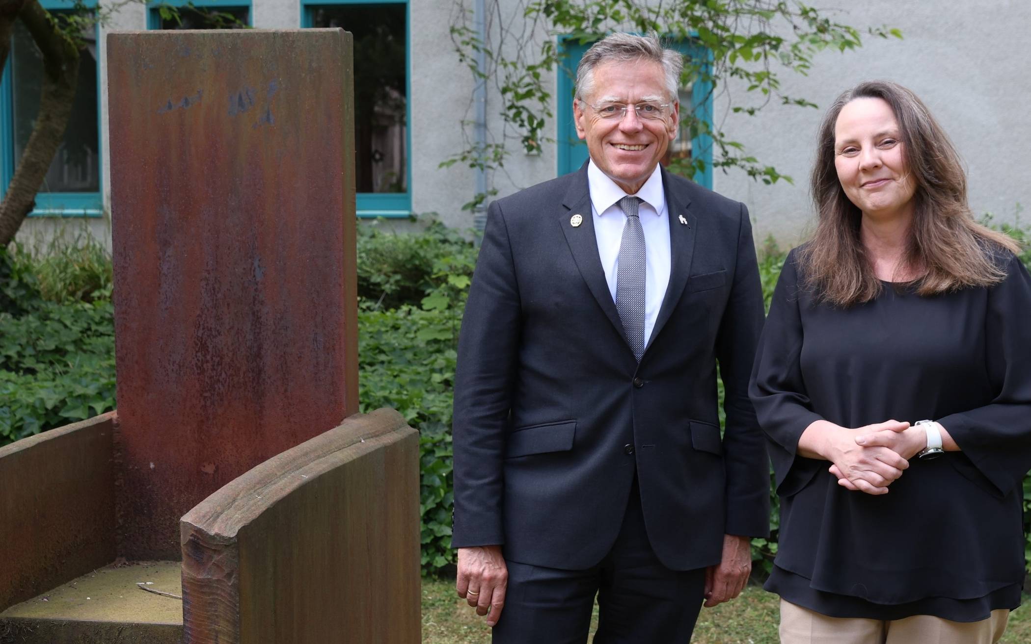  Landrat Hans-Jürgen Petrauschke hat die neue Leitende Oberstaatsanwältin der Staatsanwaltschaft Düsseldorf, Dr. Christina Wehner, zu deren Antrittsbesuch in Grevenbroich empfangen. 