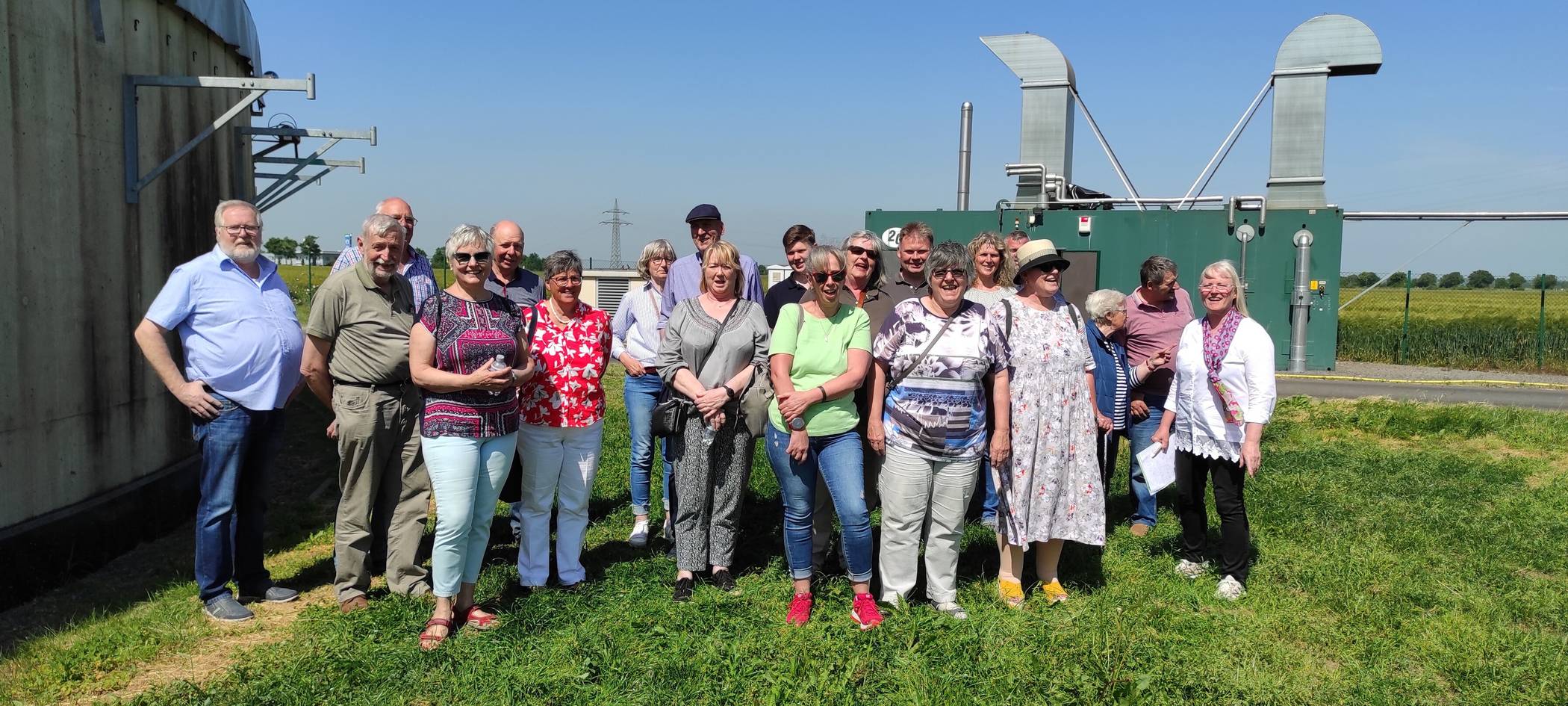 Die Landfrauen Jüchen besichtigten eine Biogasanlage.  
