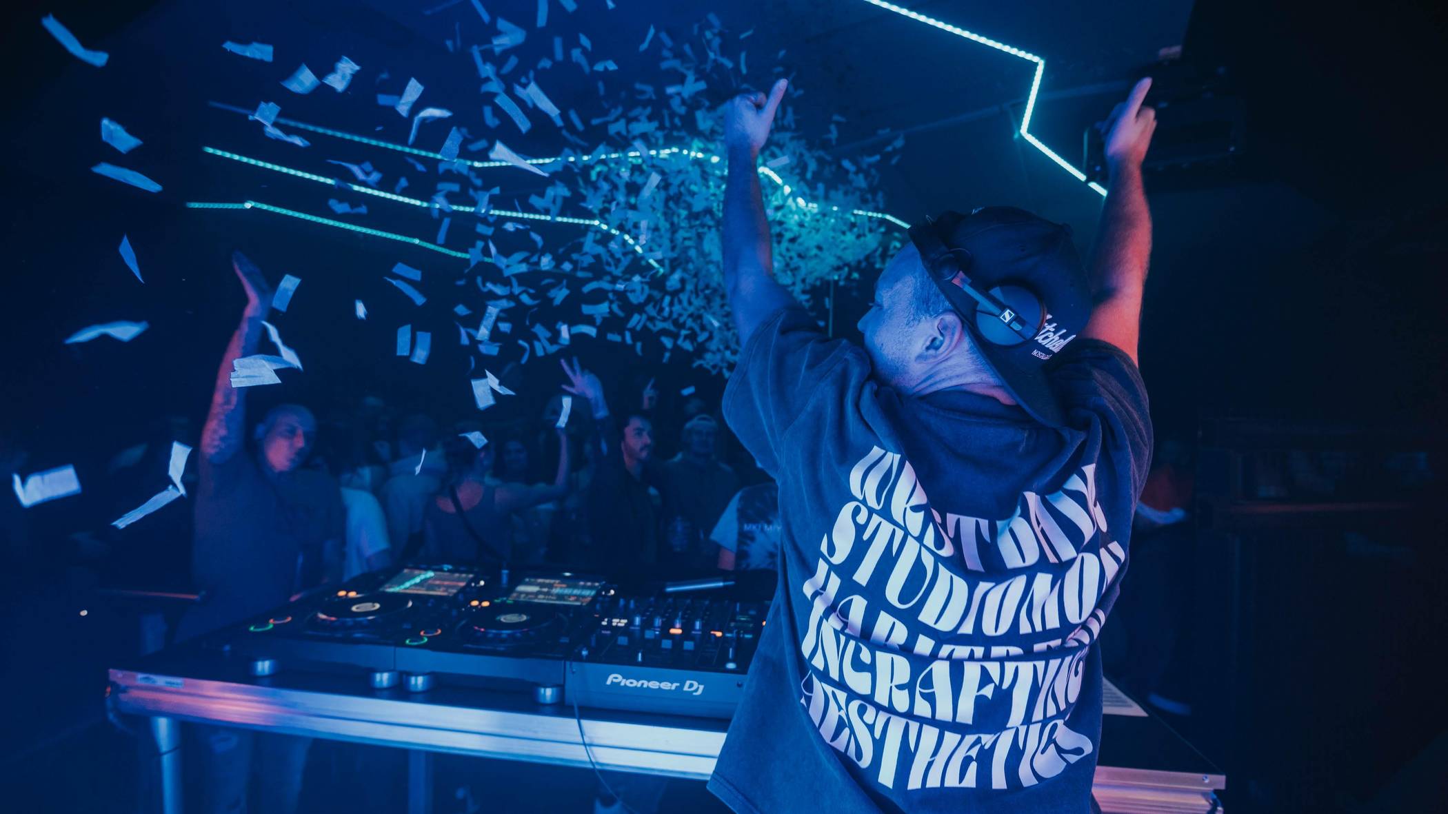 Christian Herzogenrath alias AIZO macht Party