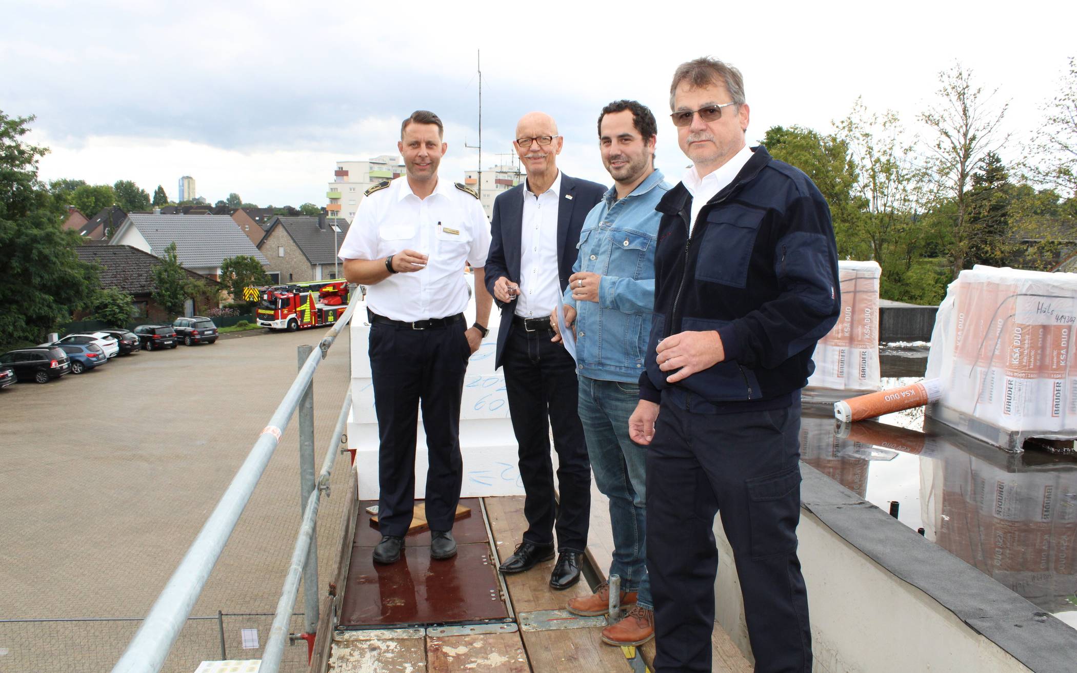 Von links: Feuerwehr-Chef Heinz-Dieter Abels, Bürgermeister
