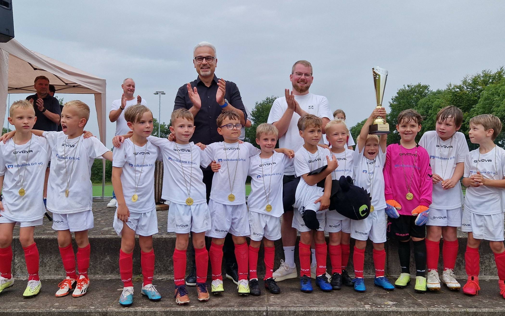 Platz 1: Kroatien (VfB 08 Hochneukirch; Volksbank...