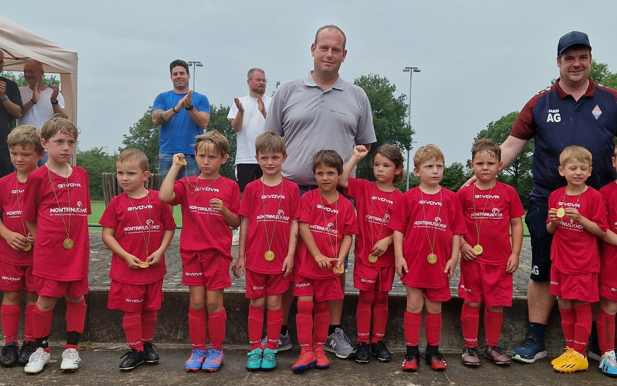 Verdienter Zweiter wurde Nordmazedonien. Dieser „Fußball-Zwerg“