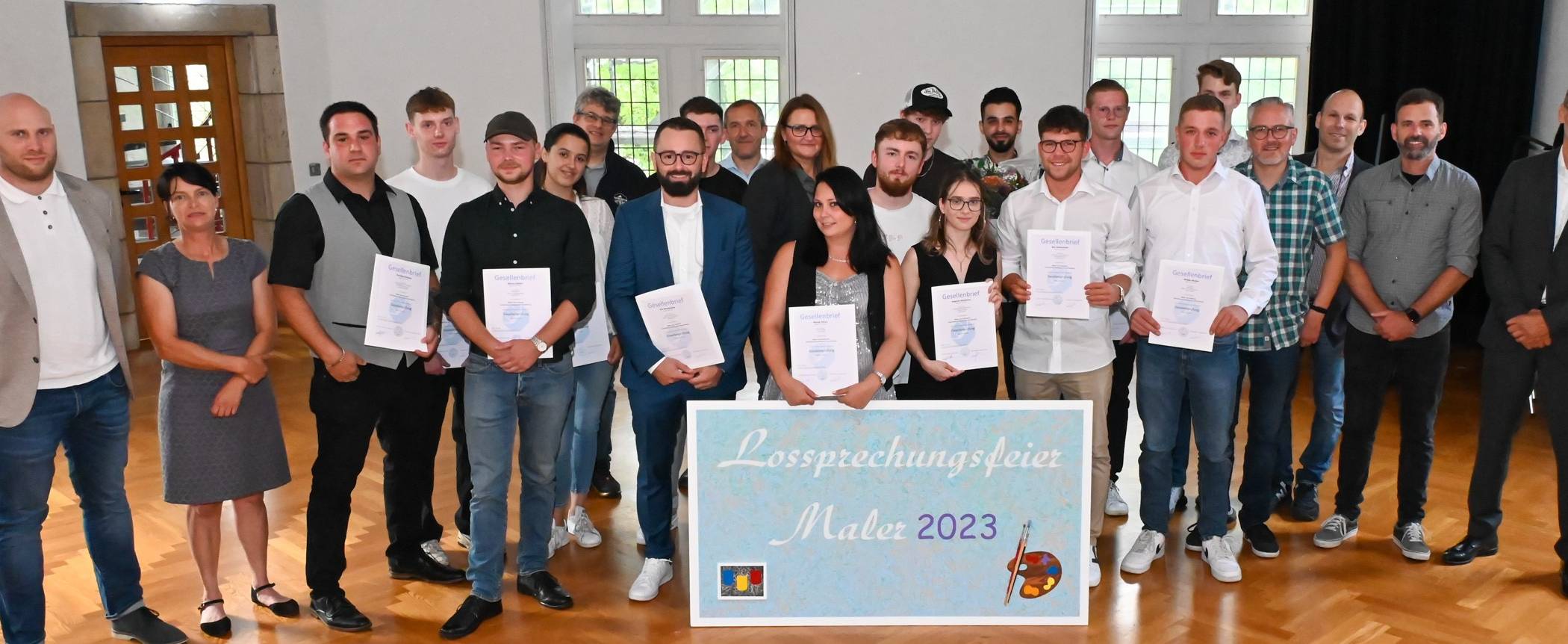 Über ihre Gesellenbriefe freuten sich die