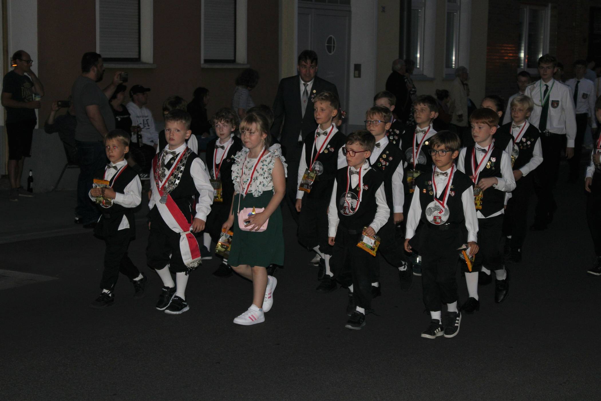Schützenfest Grevenbroich​: Fackelzug 2023