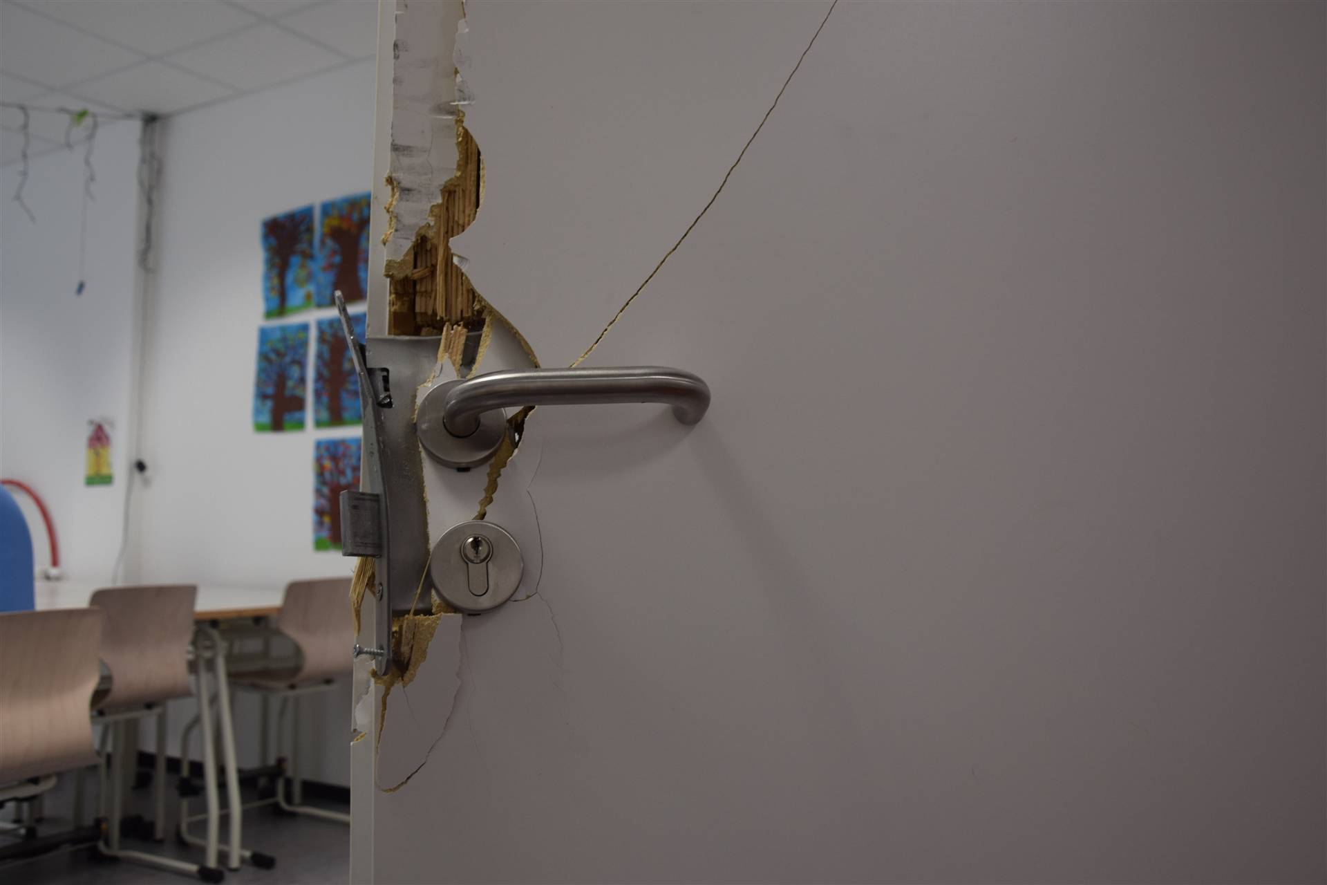Einbrecher dringen in Schule ein ​
