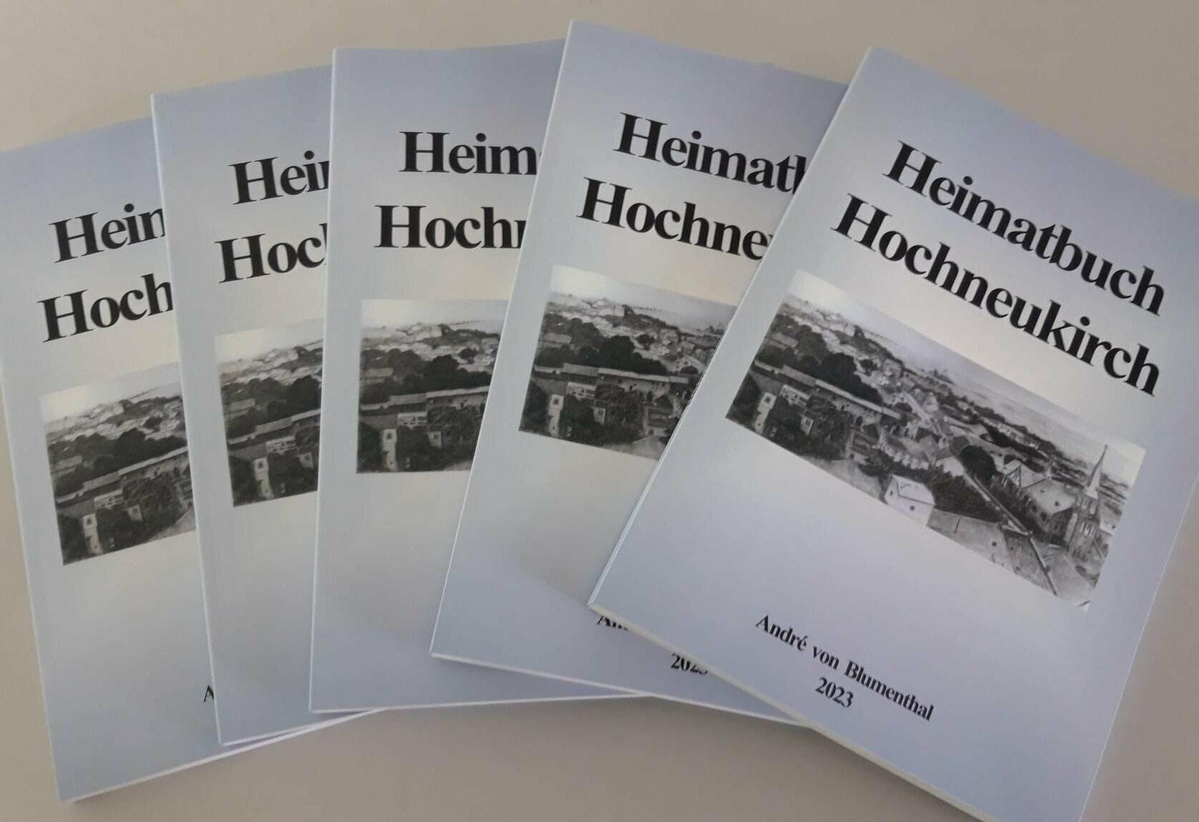 Heimatverein stellt neues Hochneukirch-Buch vor