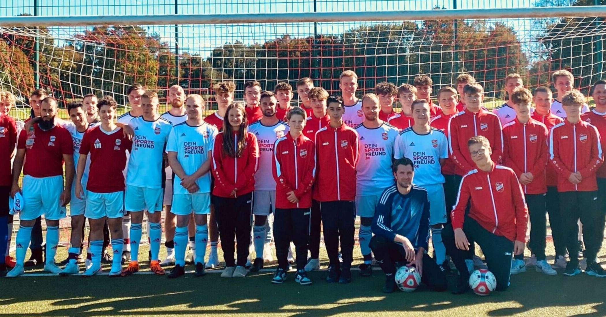  Eine starke Truppe: Wenn Jugendfußball und Seniorenabteilung der SG Neukirchen-Hülchrath mit der Perspektive Zukunft näher zusammenrücken, dann ergibt sich eine Gemeinschaft, die in der Tat beeindrucken kann. 
